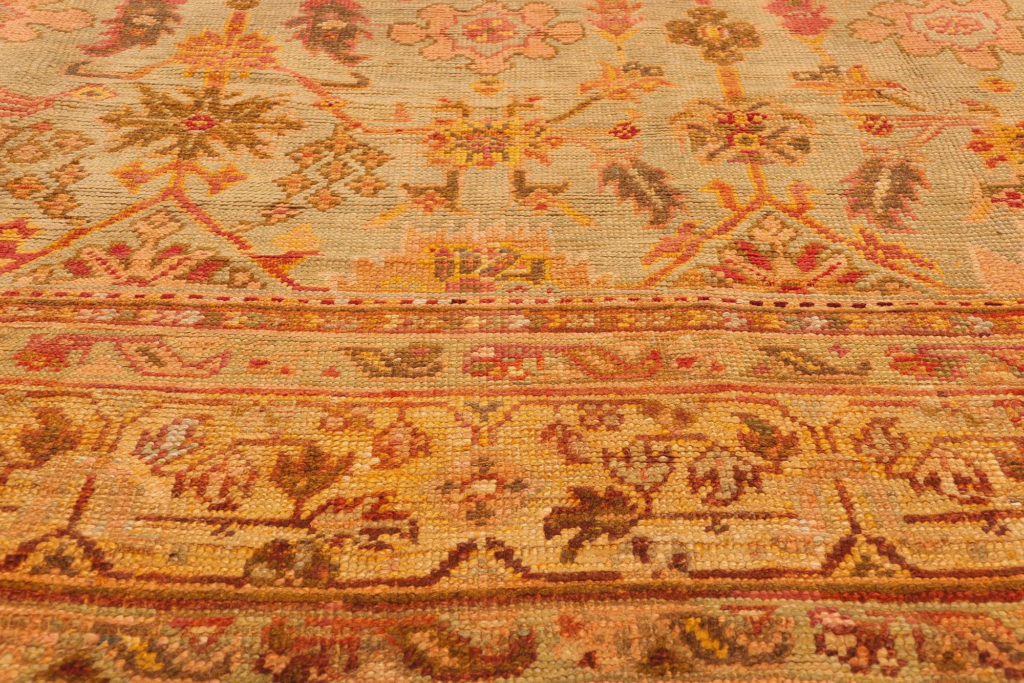 Late 19th Century Antique Turkish Oushak Rug with Modern Style In Good Condition For Sale In Dallas, TX
