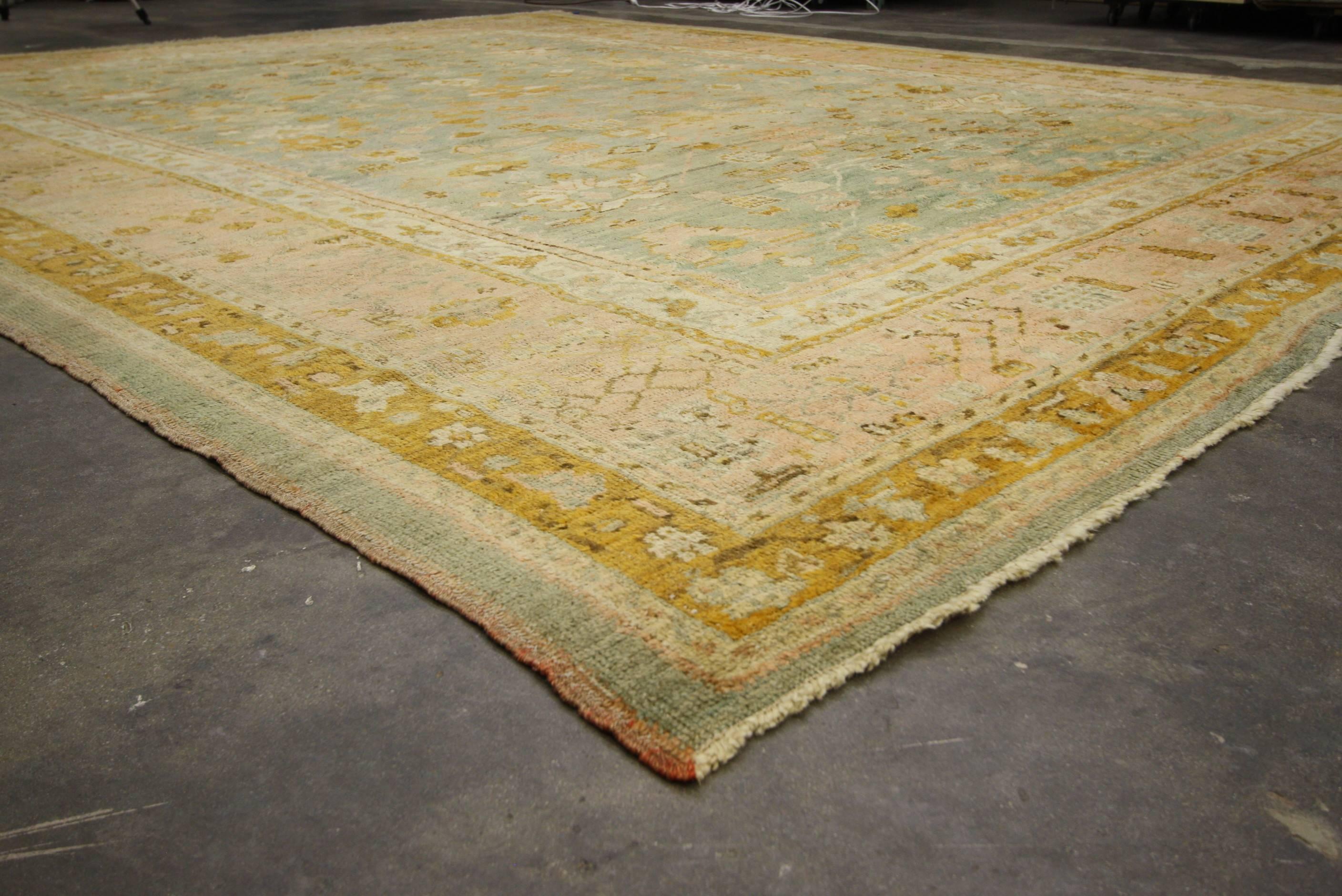 Late 19th Century Antique Turkish Oushak Rug with Time-Softened Colors For Sale 6