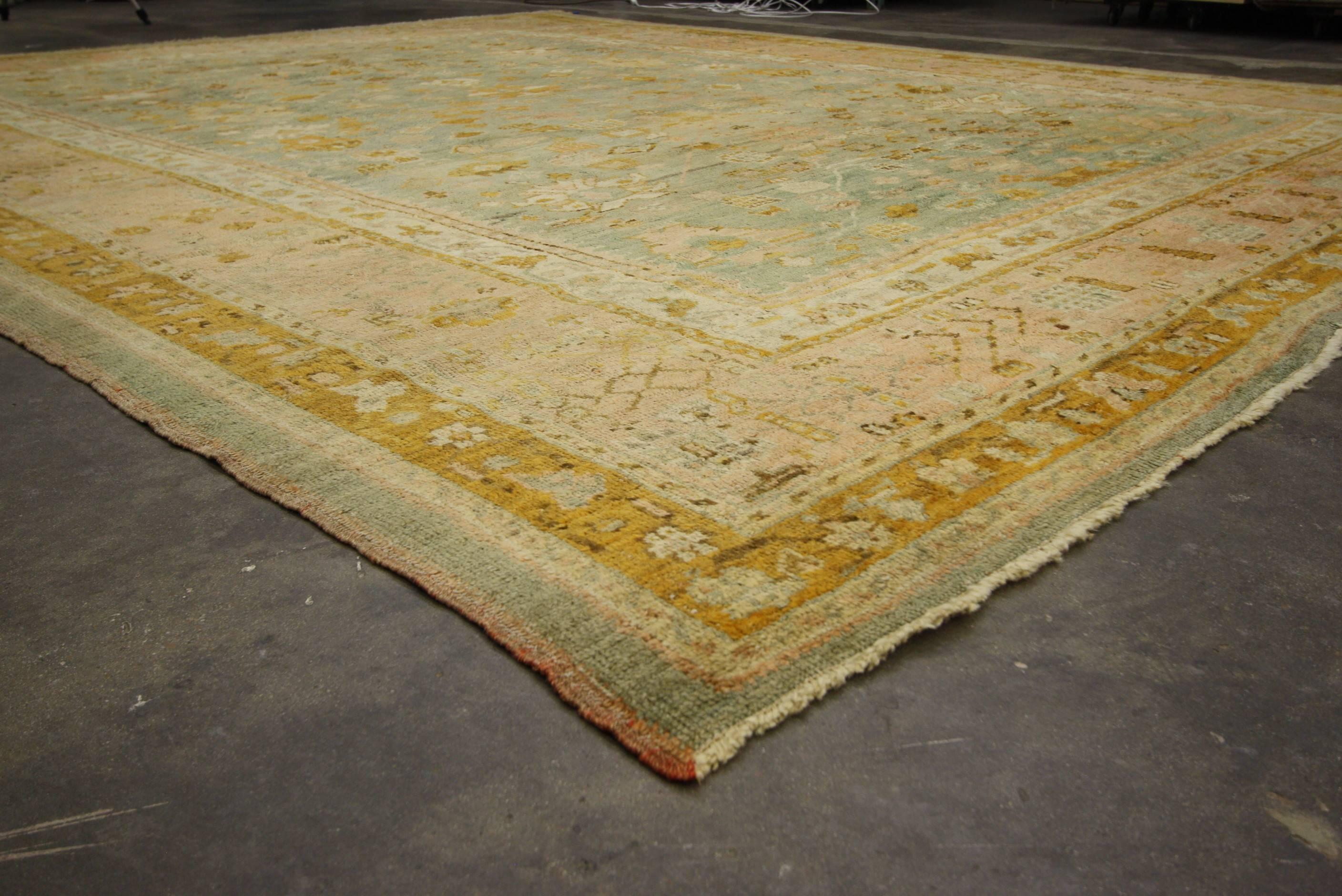 Late 19th Century Antique Turkish Oushak Rug with Time-Softened Colors For Sale 8