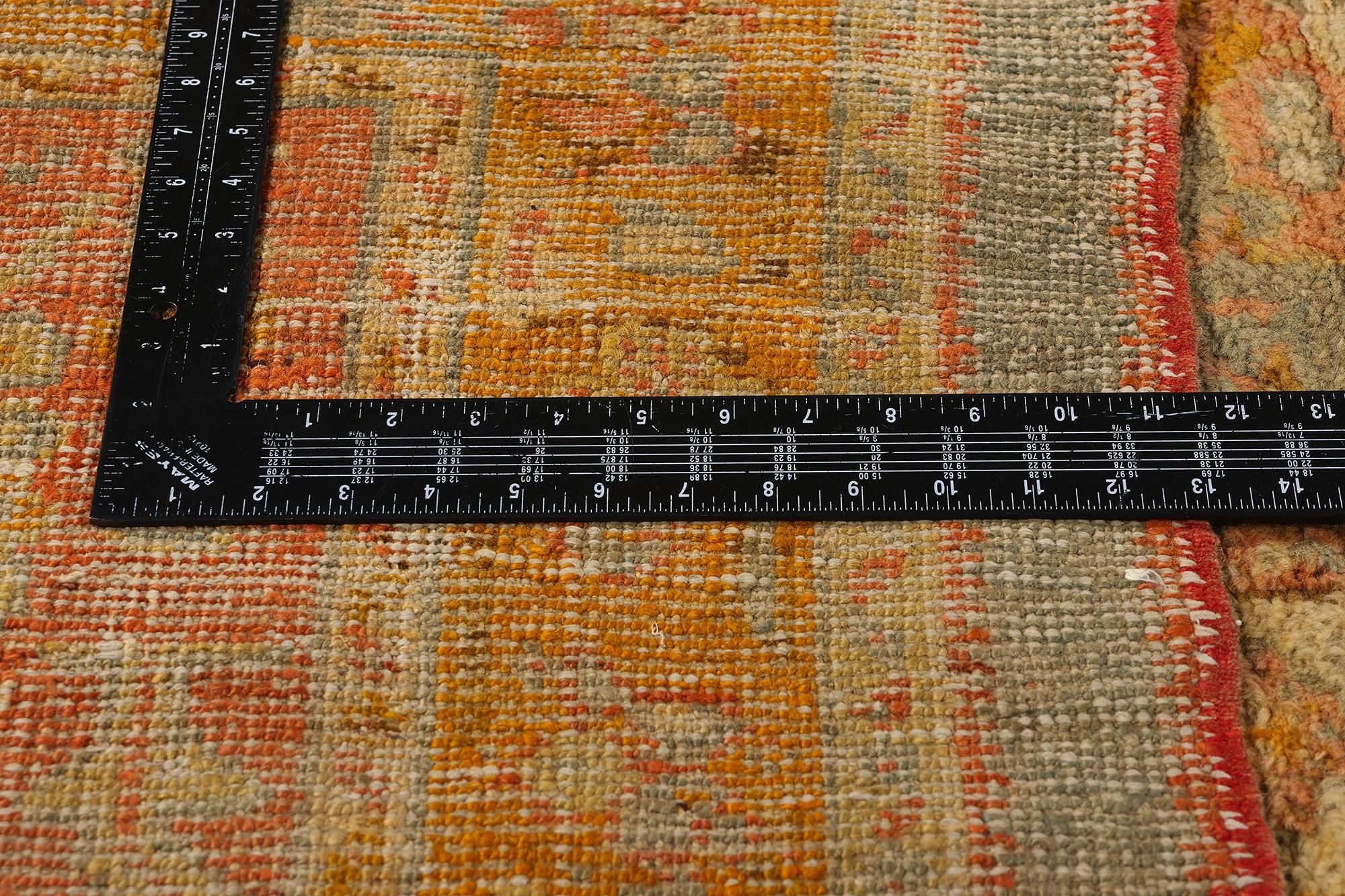 Late 19th Century Antique Turkish Oushak Rug with Time-Softened Colors For Sale 1