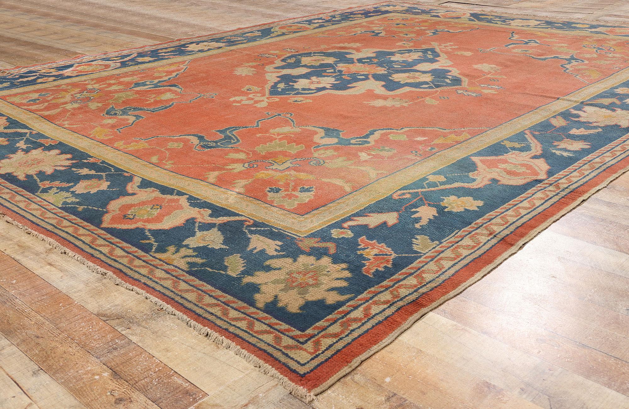 Late 19th Century Antique Turkish Oushak Rug with Traditional Style For Sale 5