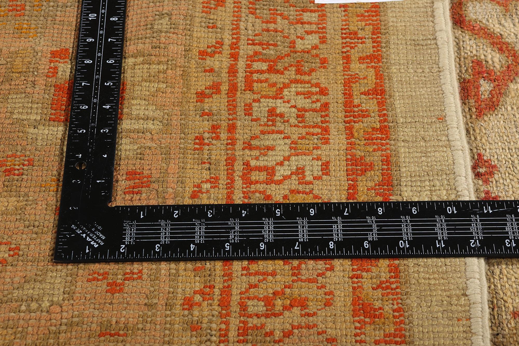 Wool Late 19th Century Turkish Oushak Rug with Traditional Style For Sale