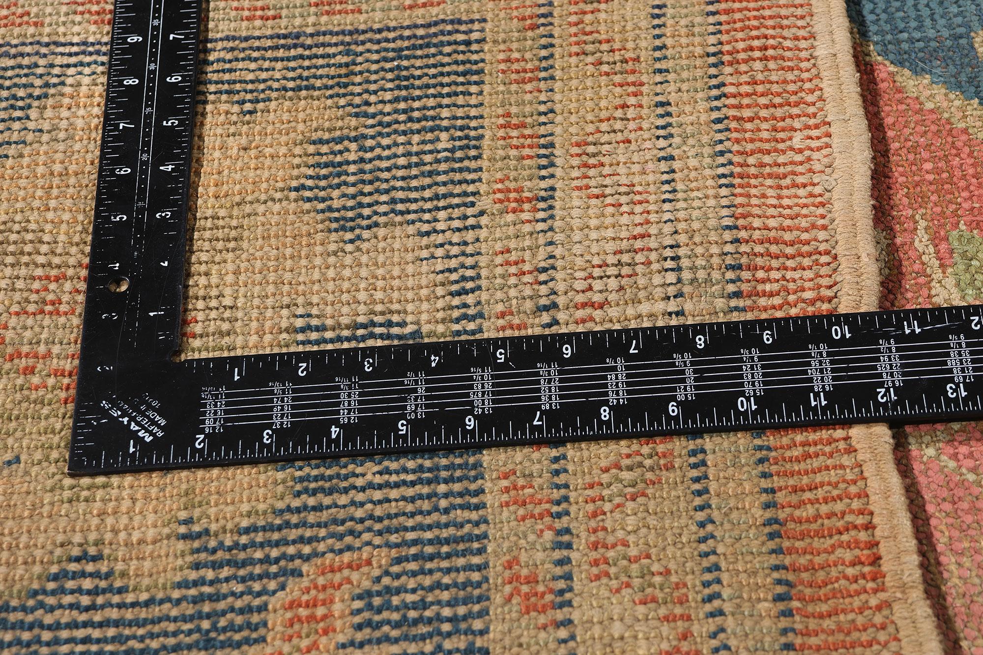 Late 19th Century Antique Turkish Oushak Rug with Traditional Style For Sale 3