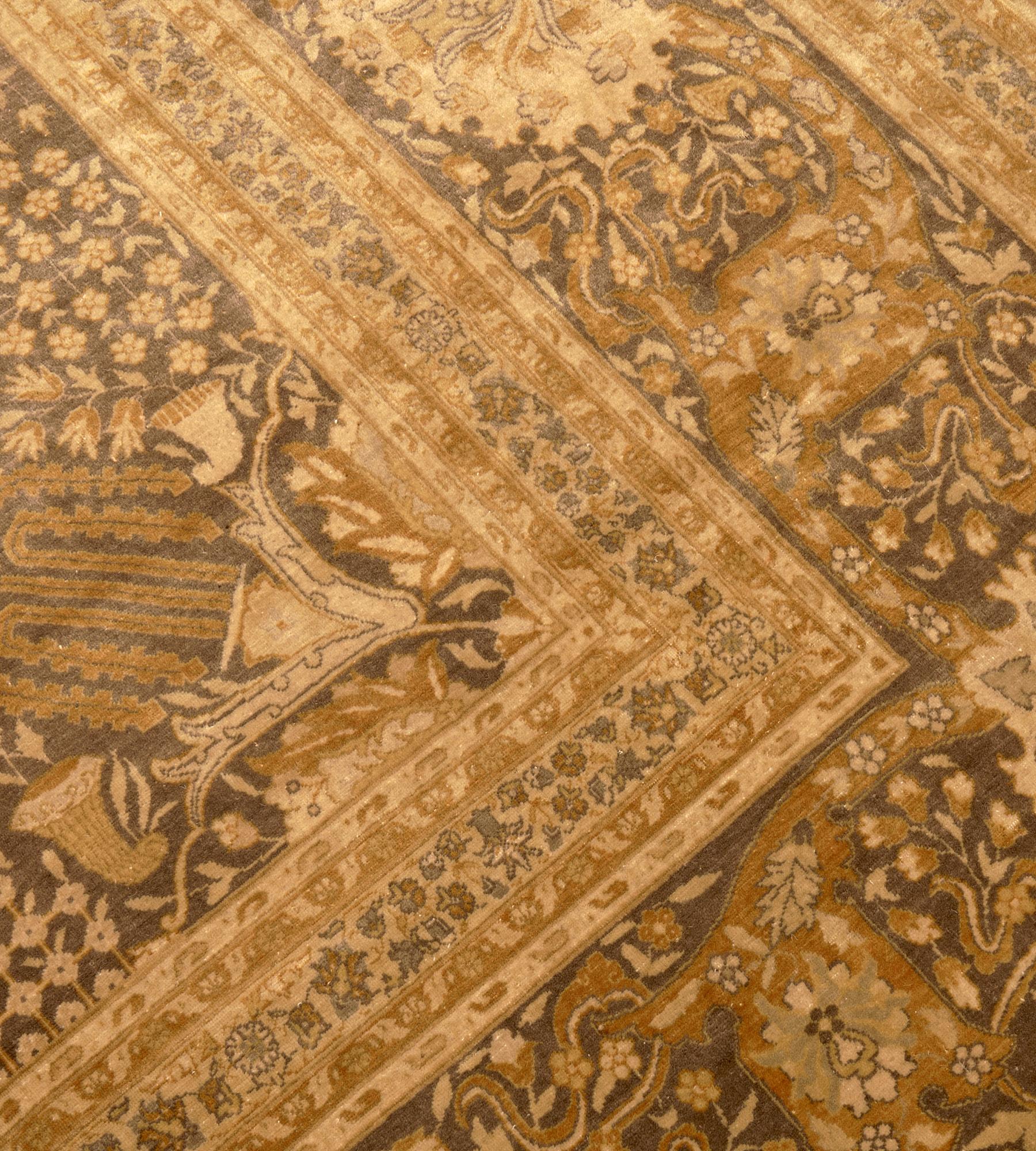 Noué à la main Fin du 19ème siècle, ancien tapis de laine turc Sivas en vente