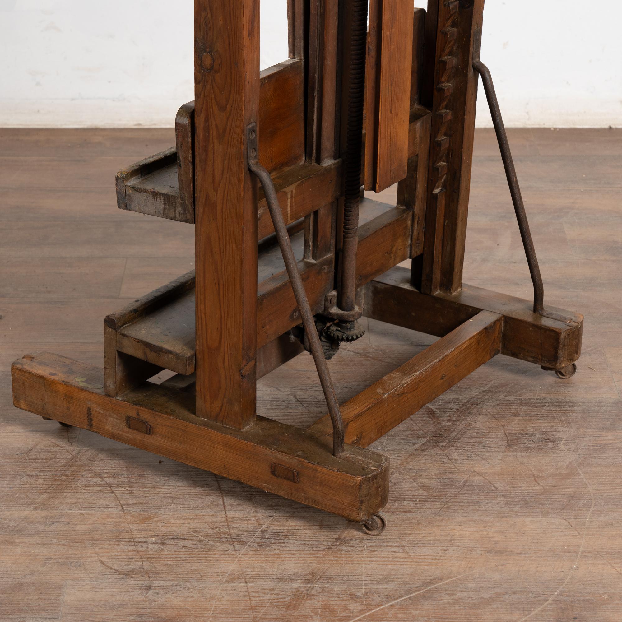 Cavalletto da pittore in legno antico della fine del XIX secolo in vendita 4