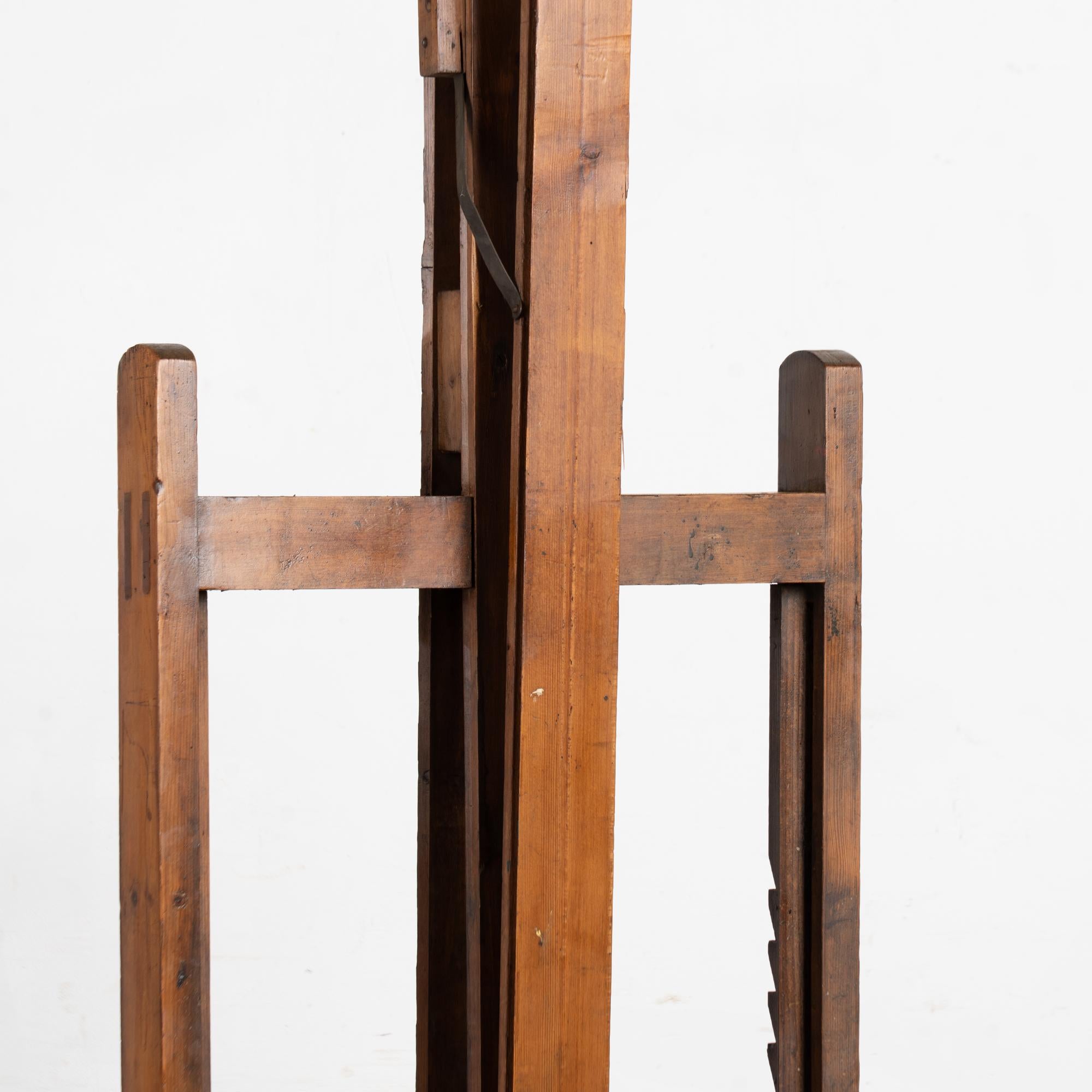 Legno Cavalletto da pittore in legno antico della fine del XIX secolo in vendita