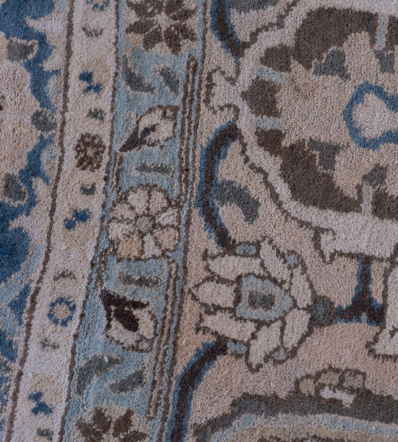 Tapis ancien en laine veramin de la fin du XIXe siècle en vente 1