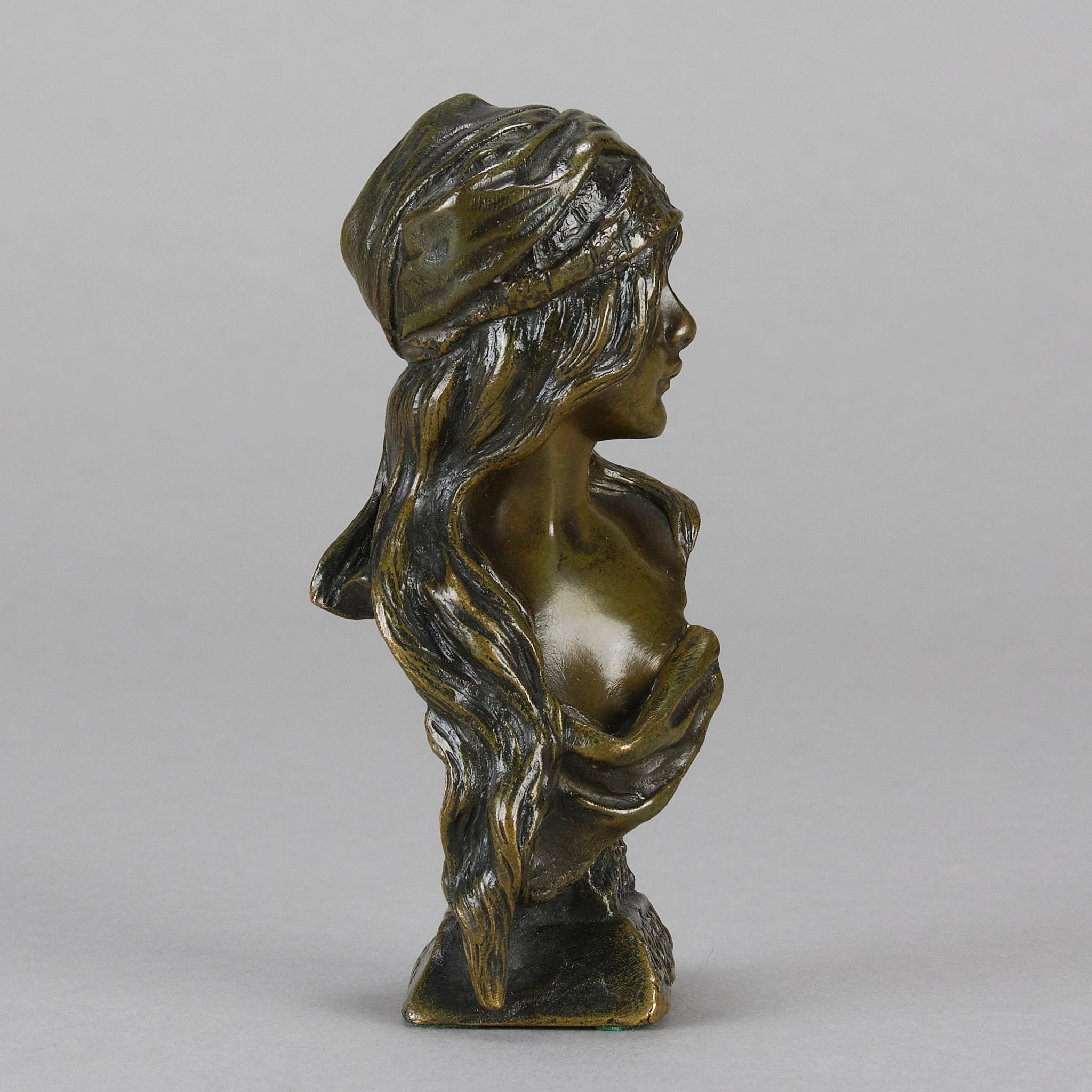Jugendstil-Bronzebüste „Esmerelda“ aus dem späten 19. Jahrhundert von Emmanuel Villanis (Gegossen) im Angebot