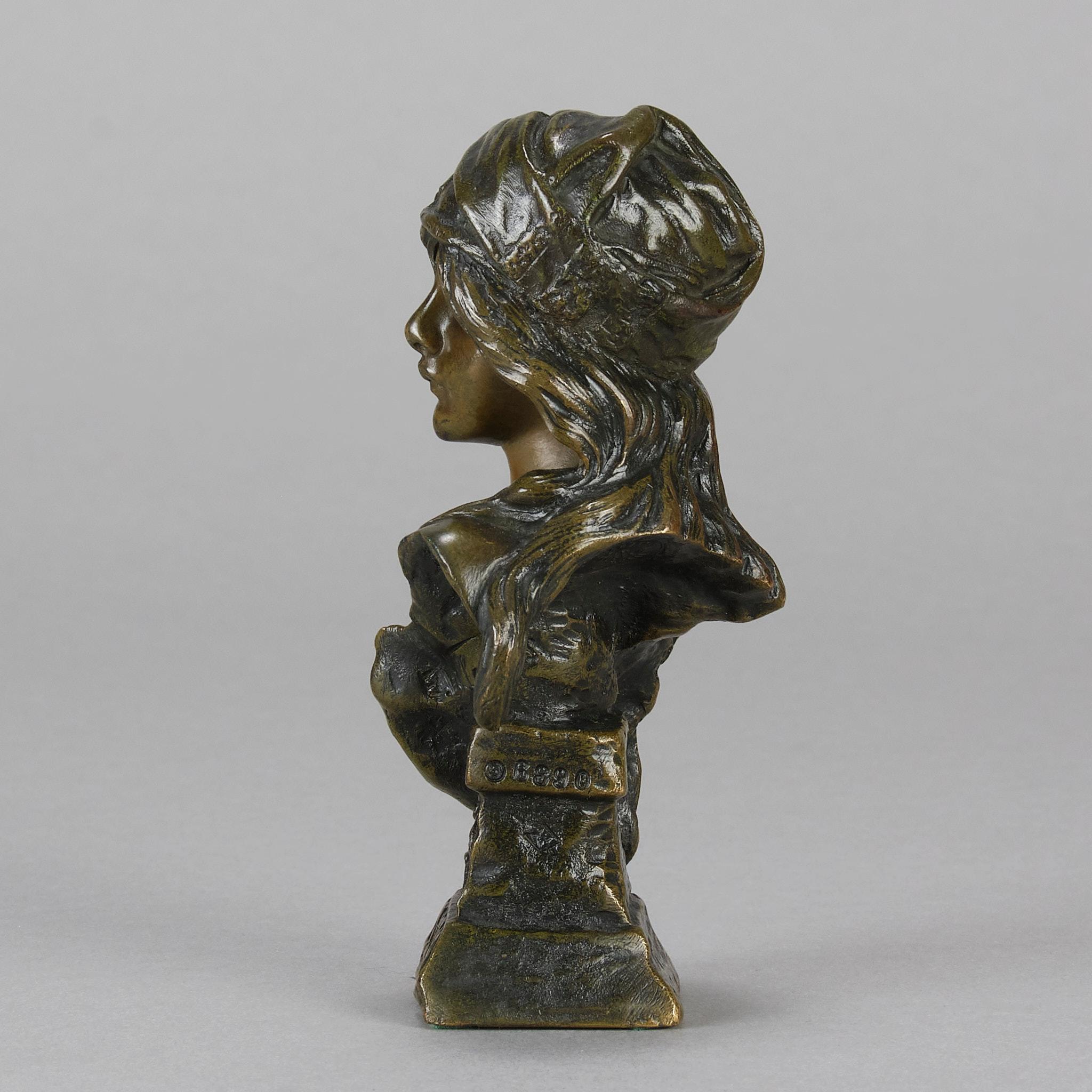 Jugendstil-Bronzebüste „Esmerelda“ aus dem späten 19. Jahrhundert von Emmanuel Villanis im Angebot 3