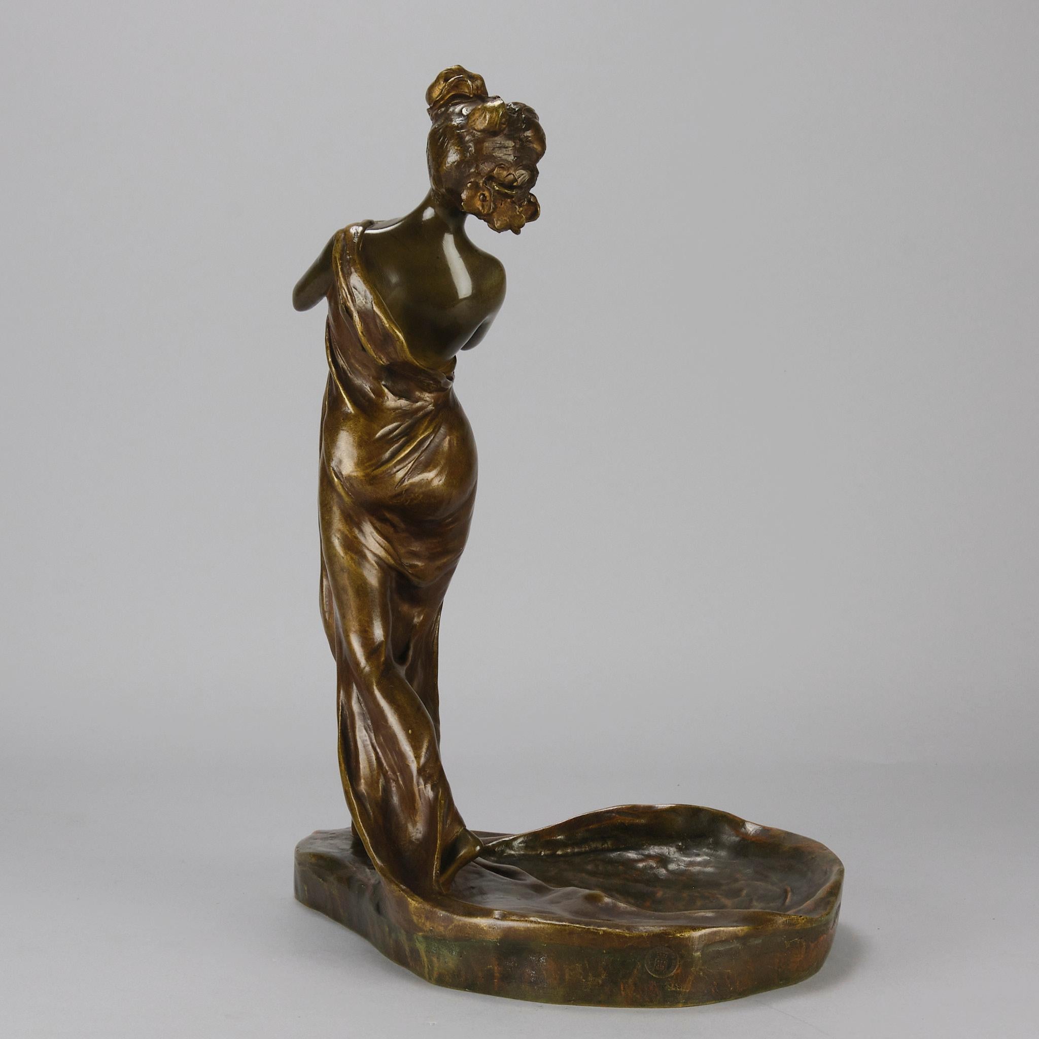 Jugendstil-Bronze „Nouveau-Dame“ aus dem späten 19. Jahrhundert von Georges Van Der Straeten im Zustand „Hervorragend“ im Angebot in London, GB