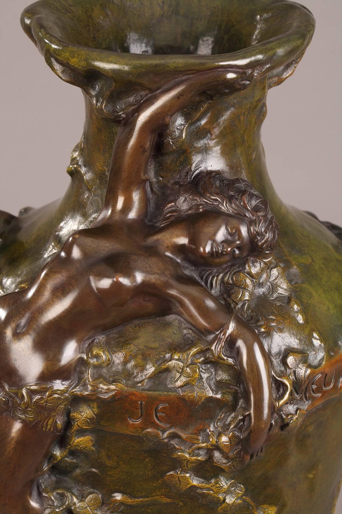 Jugendstilvase aus Bronze des späten 19. Jahrhunderts von Marcel Debut (Patiniert) im Angebot