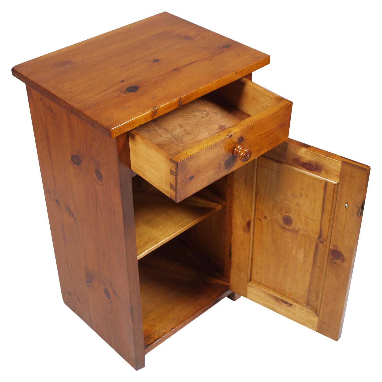 Late 19th Century Art Nouveau Country Nightstand Cabinet Restored Wax-Polished In Good Condition For Sale In Vigonza, Padua