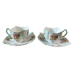Pareja de tazas de té de loza Art Nouveau de finales del siglo XIX, 1900