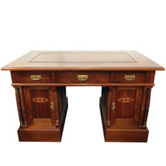 Bureau à plateau en noyer de la fin du XIXe siècle de style Art nouveau