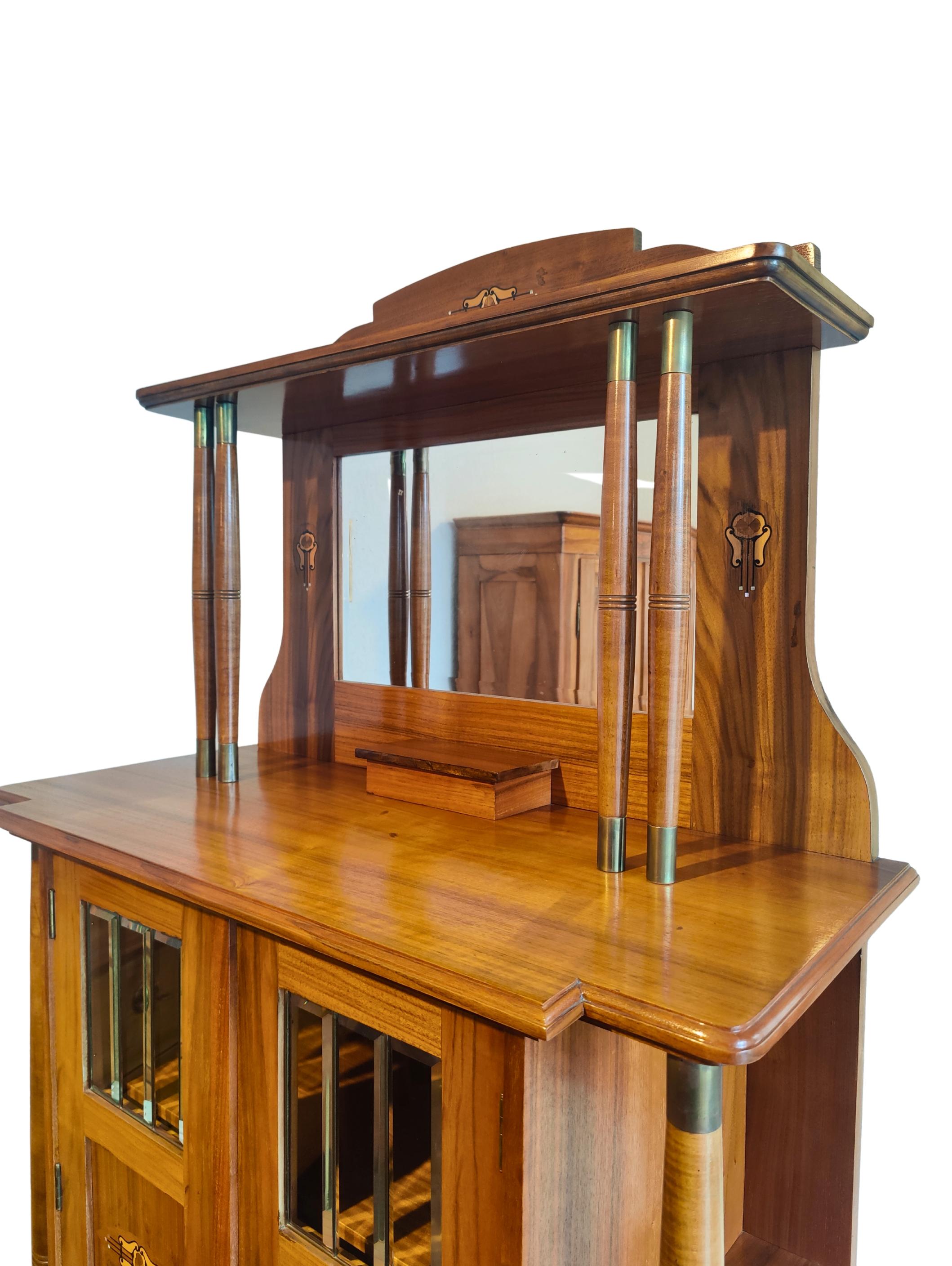 Art Nouveau Walnut Veneer Cabinet with Mirror, Germany circa 1895 For Sale 1