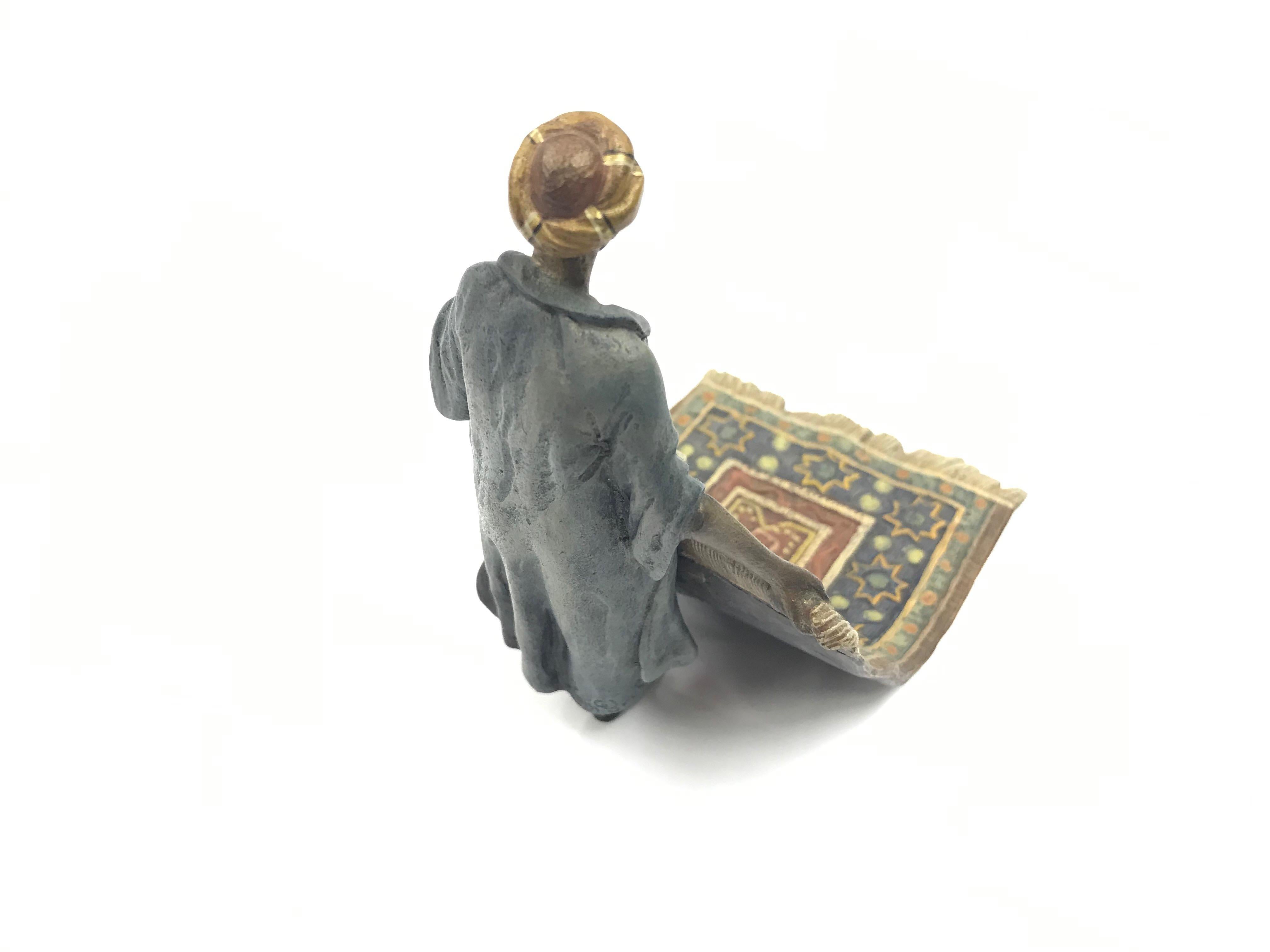 Late 19th Century Austrian Cold Painted Bronze, Carpet Seller im Zustand „Gut“ in Vancouver, British Columbia