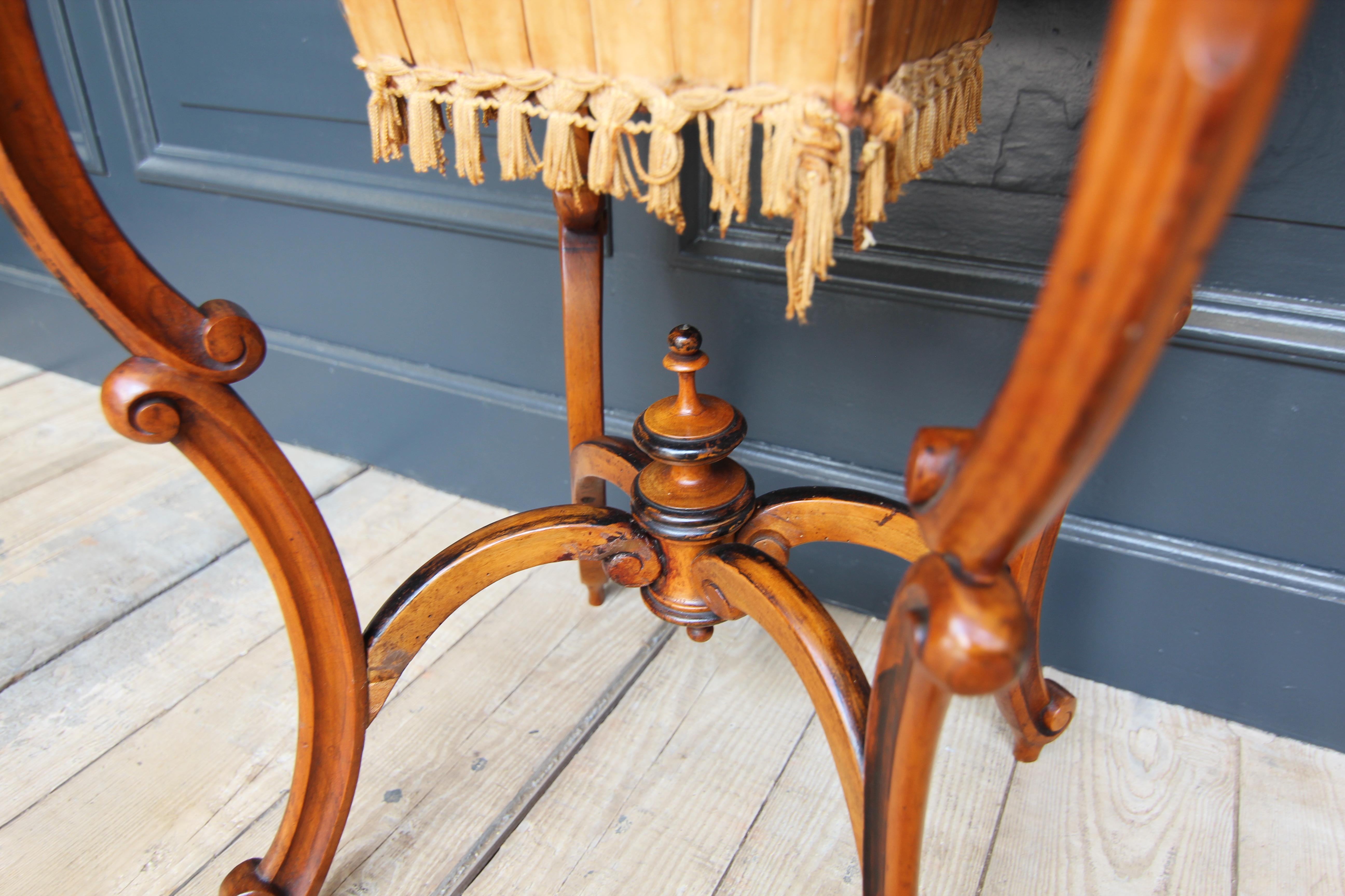 Late 19th Century Austrian Sewing Table For Sale 5