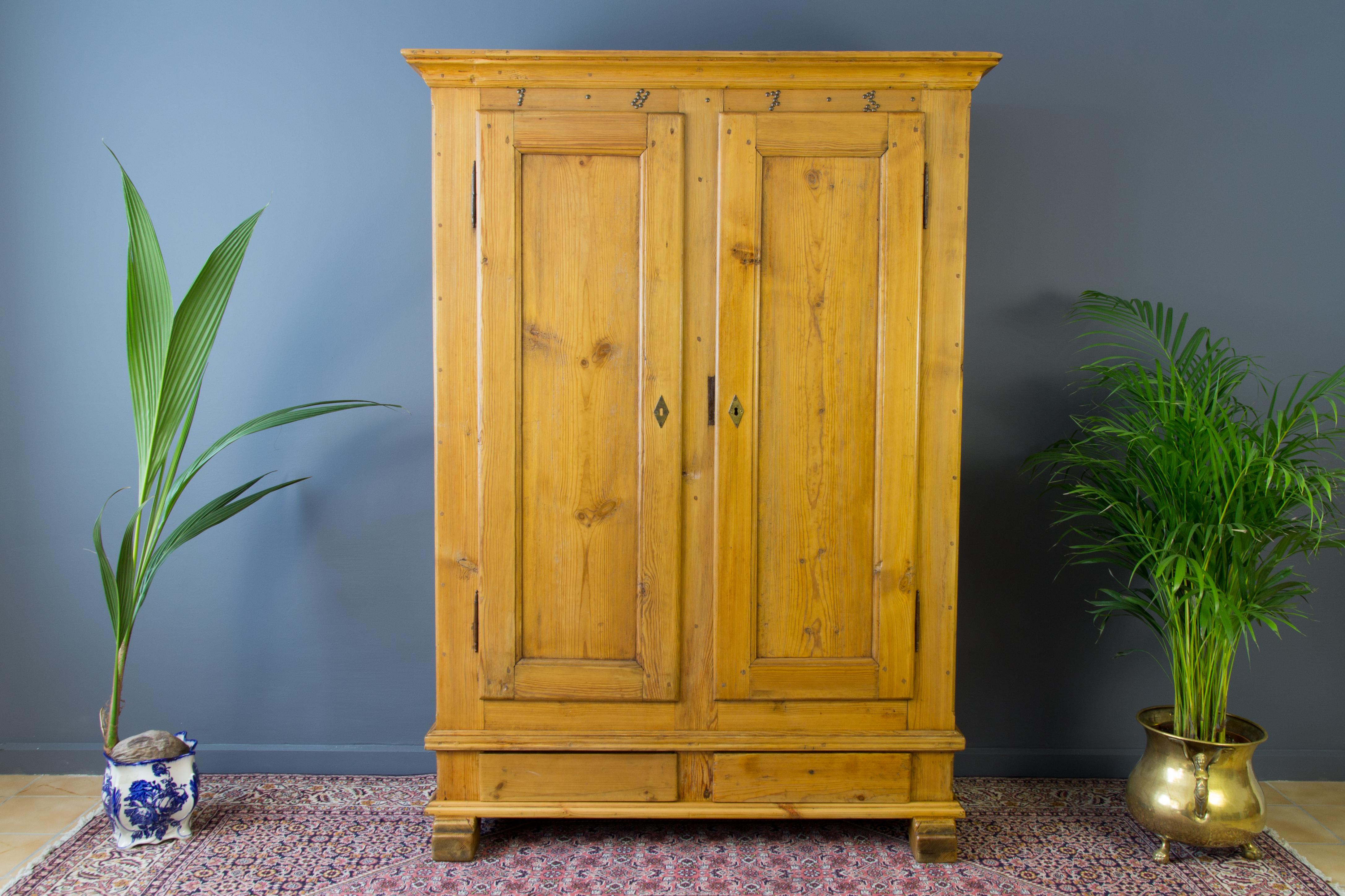 Late 19th Century Baltic Pine Armoire 5