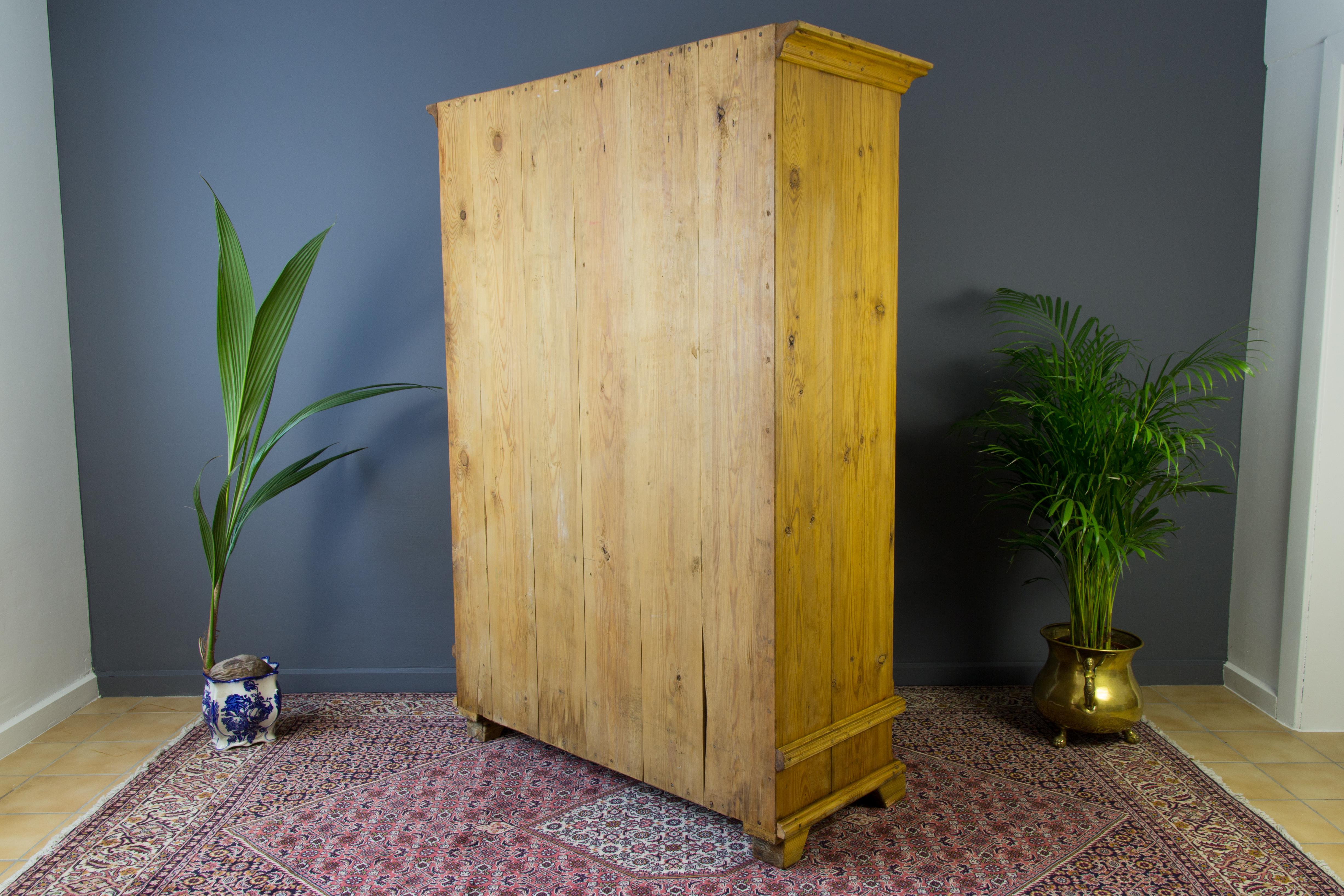 Late 19th Century Baltic Pine Armoire 8