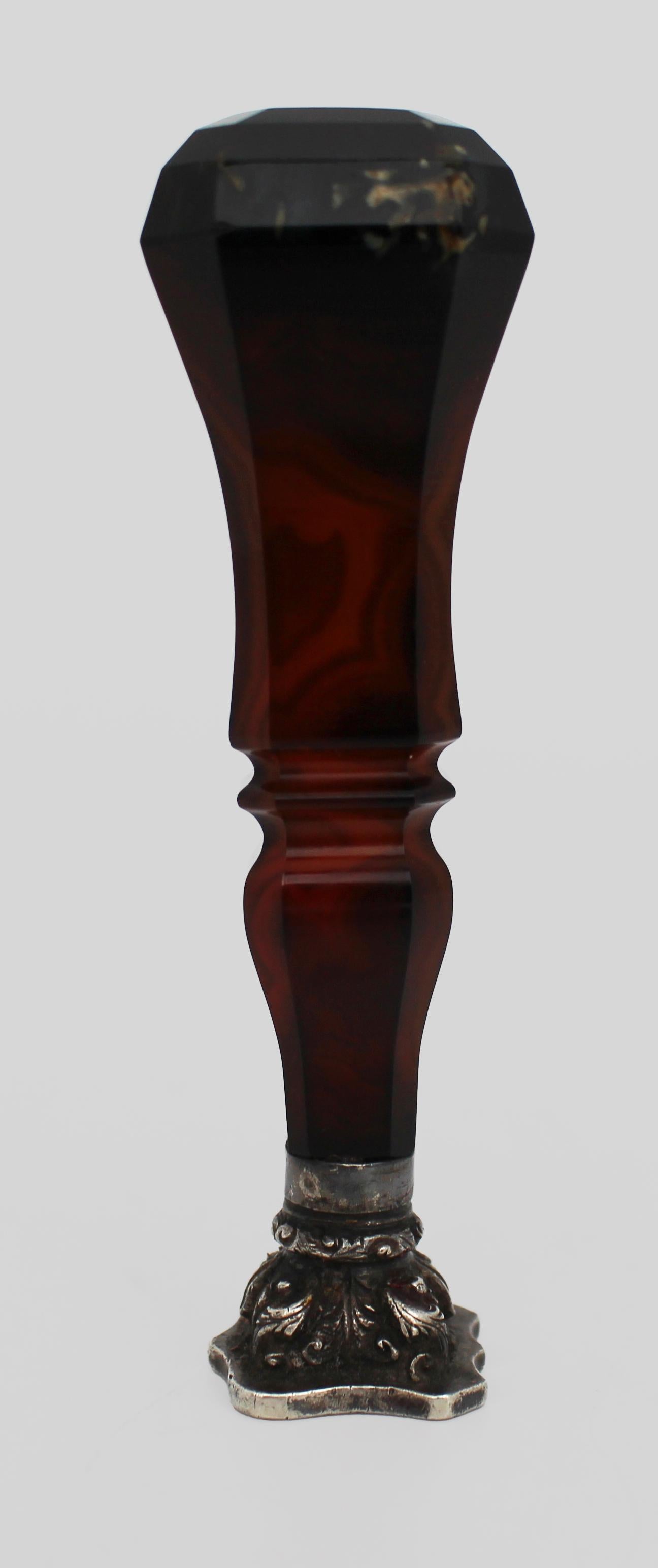 Britannico Late 19th Century Banded Agate and Silver-Plated Wax Seal with Gothic Monogram in vendita