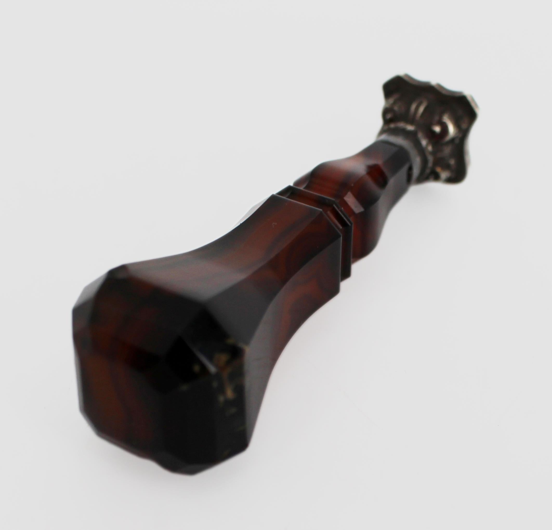 Agata Late 19th Century Banded Agate and Silver-Plated Wax Seal with Gothic Monogram in vendita