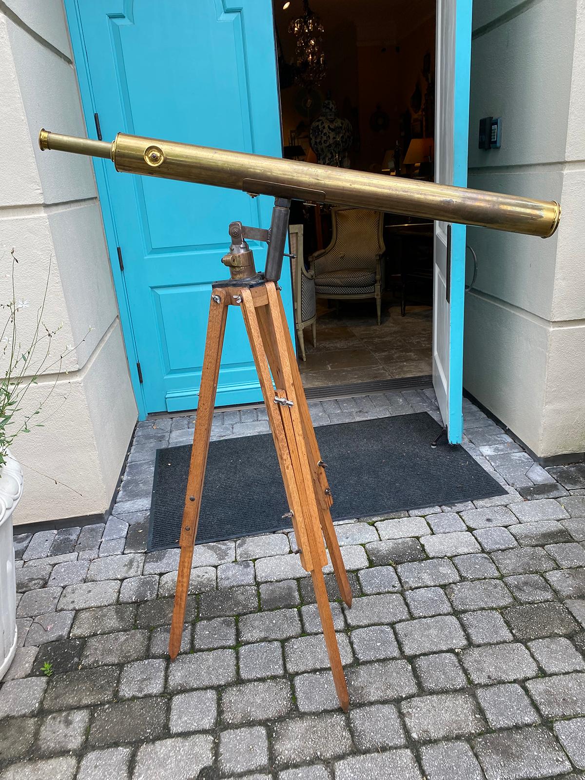 Late 19th Century Bardou & Son Paris Brass Telescope with GB Trademark on Tripod In Good Condition For Sale In Atlanta, GA