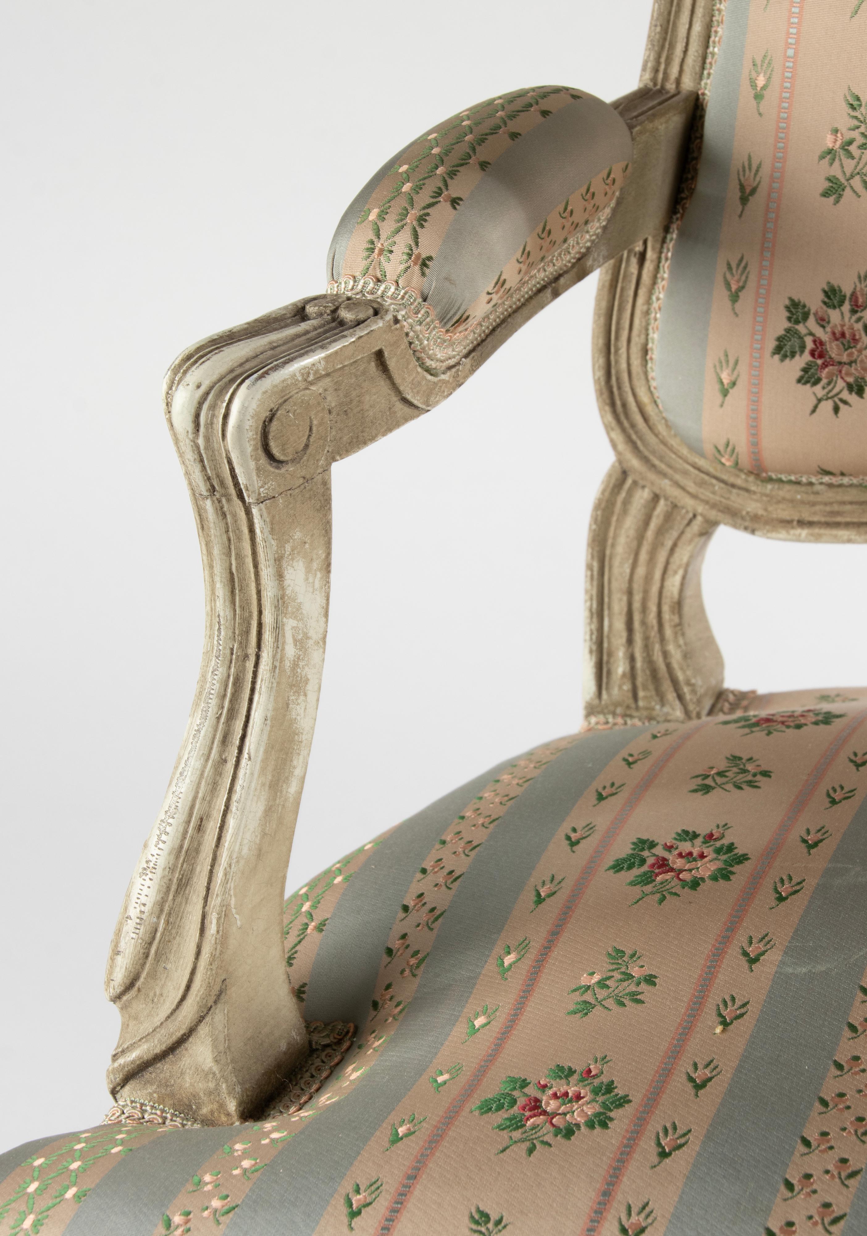 Late 19th Century Beechwood Children's Cabriolet Arm Chair 7