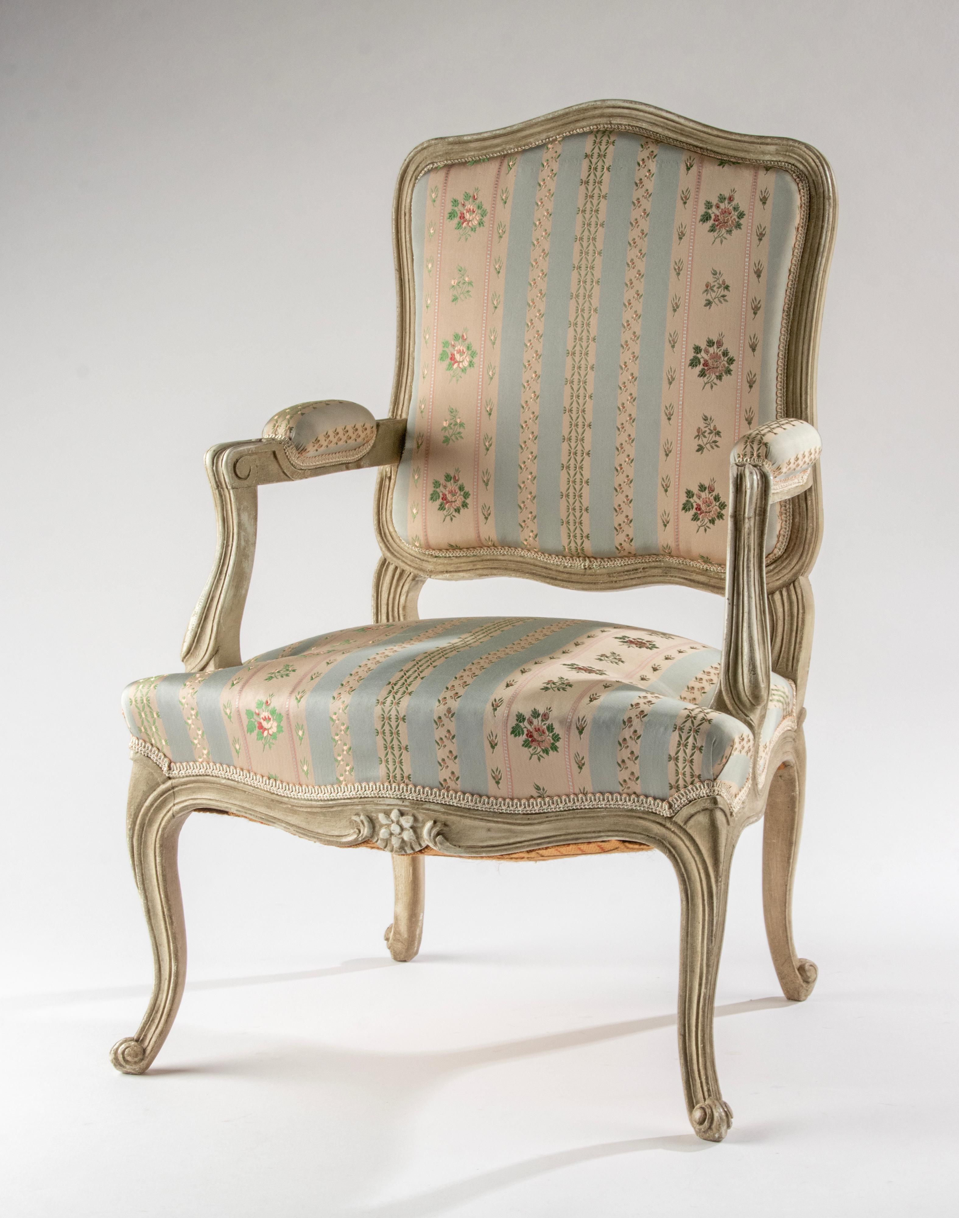 Louis XV Late 19th Century Beechwood Children's Cabriolet Arm Chair
