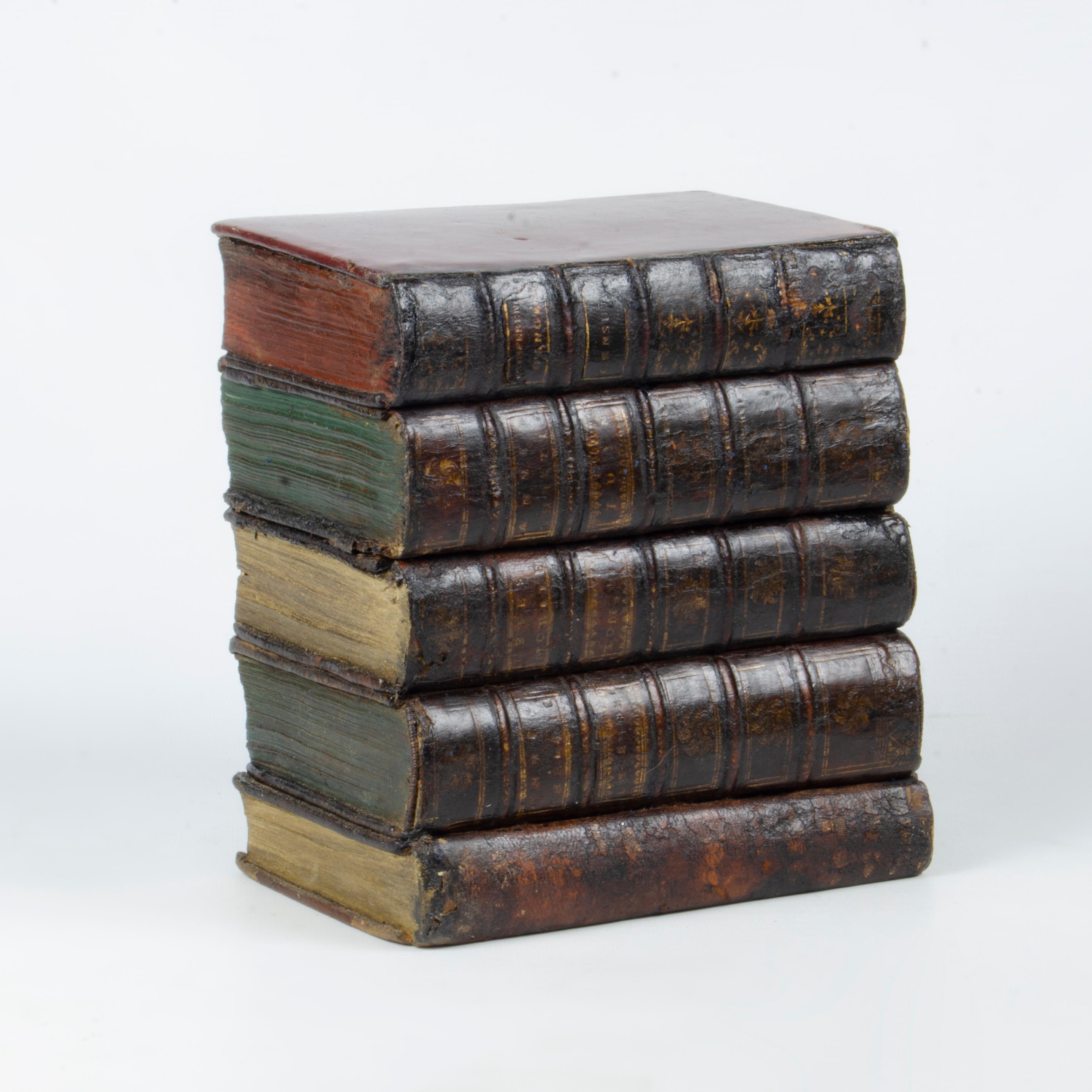 Estuche decantador con botella en forma de libro de la Belle Époque de finales del siglo XIX, Francia Francés en venta