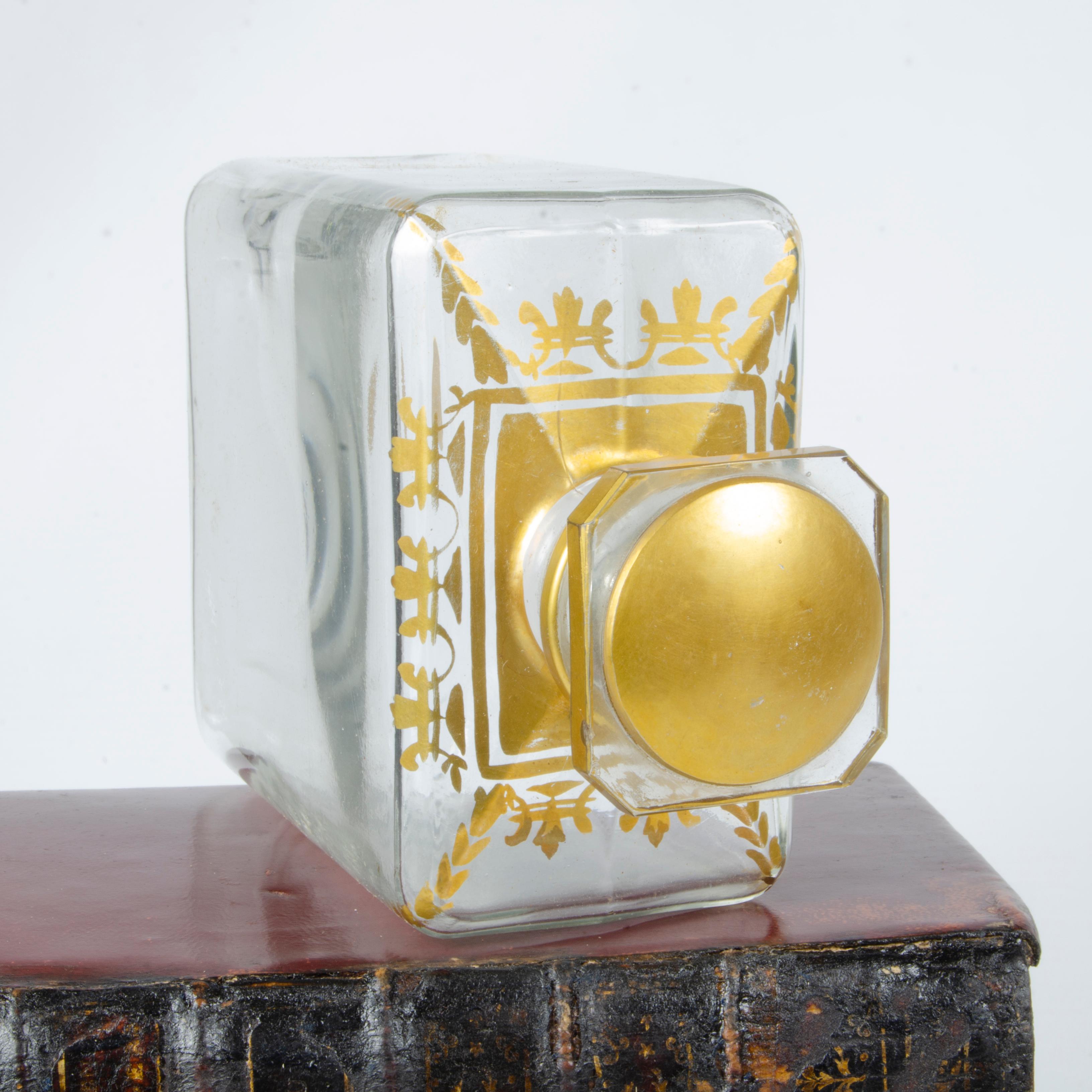 Estuche decantador con botella en forma de libro de la Belle Époque de finales del siglo XIX, Francia en Bueno estado para la venta en North Miami, FL