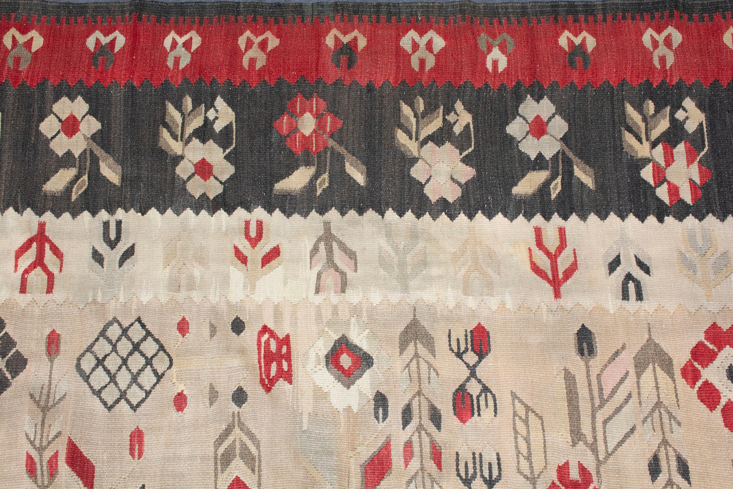 Late 19th Century Bessarabian Kilim In Good Condition For Sale In Closter, NJ