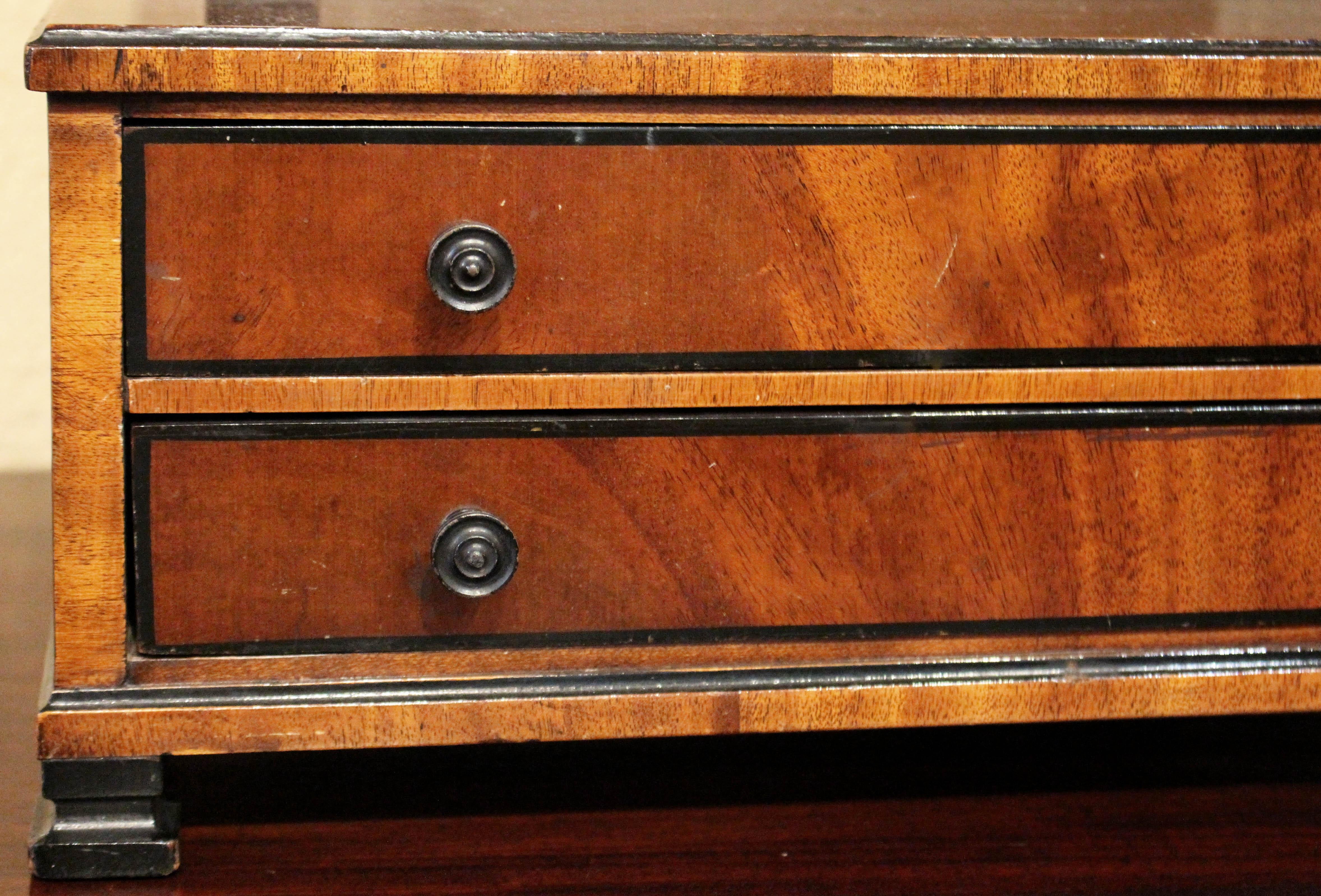 Miroir de rasage Biedermeier Revive de la fin du 19e siècle Bon état - En vente à Chapel Hill, NC