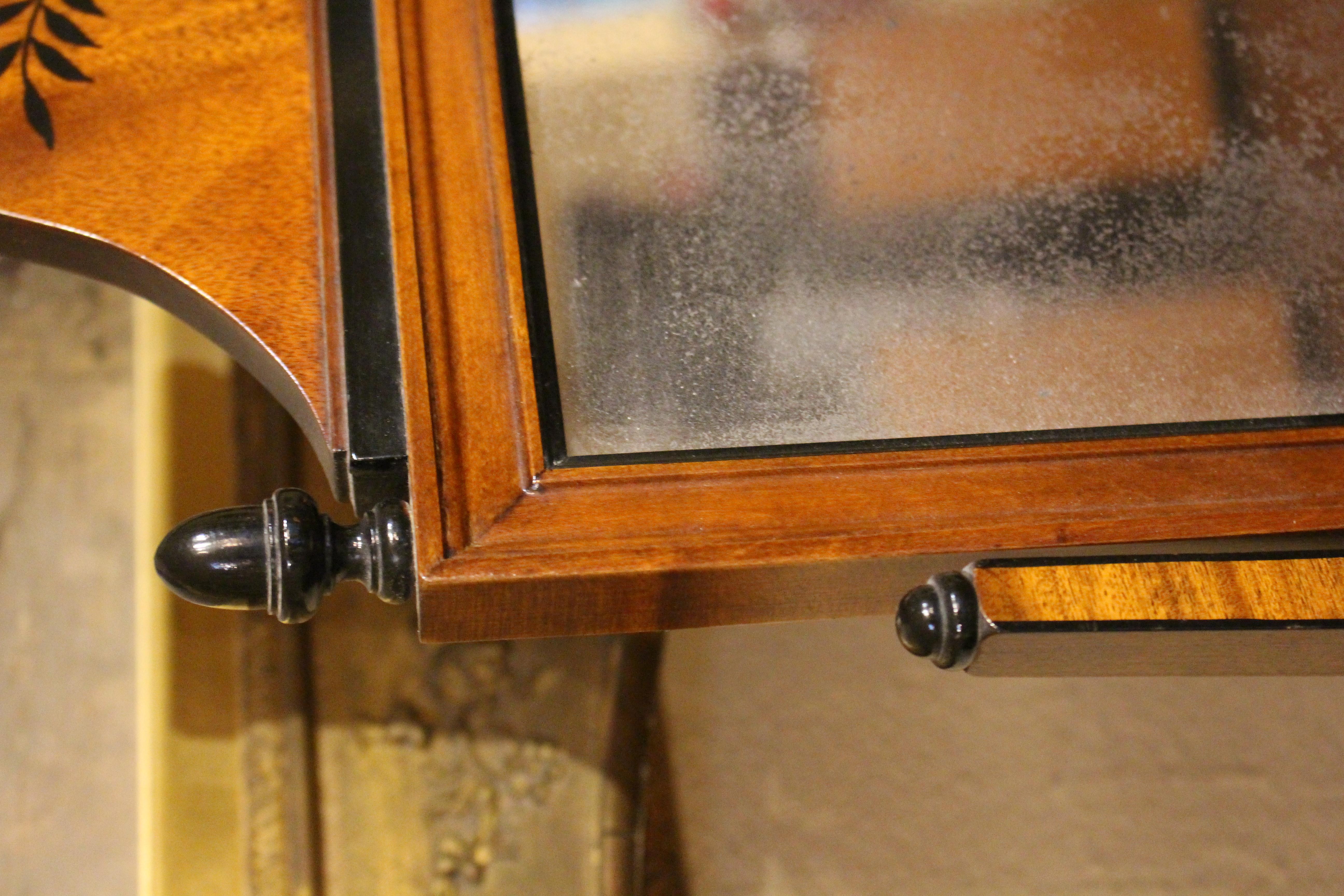 Verre Miroir de rasage Biedermeier Revive de la fin du 19e siècle en vente