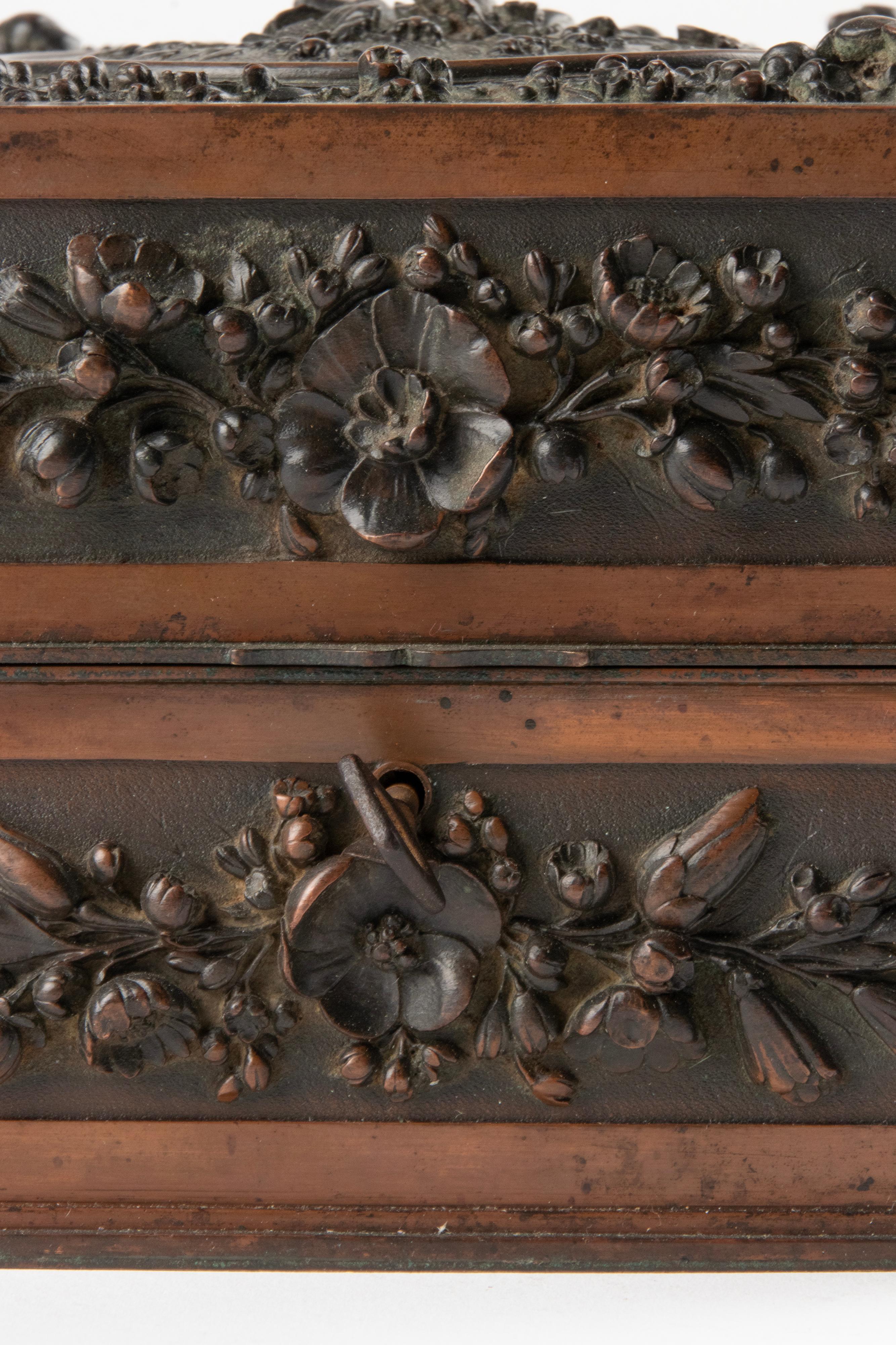 Boîte décorative en bronze de la Forêt-Noire de la fin du XIXe siècle par Leopold Oudry & Cie. en vente 8