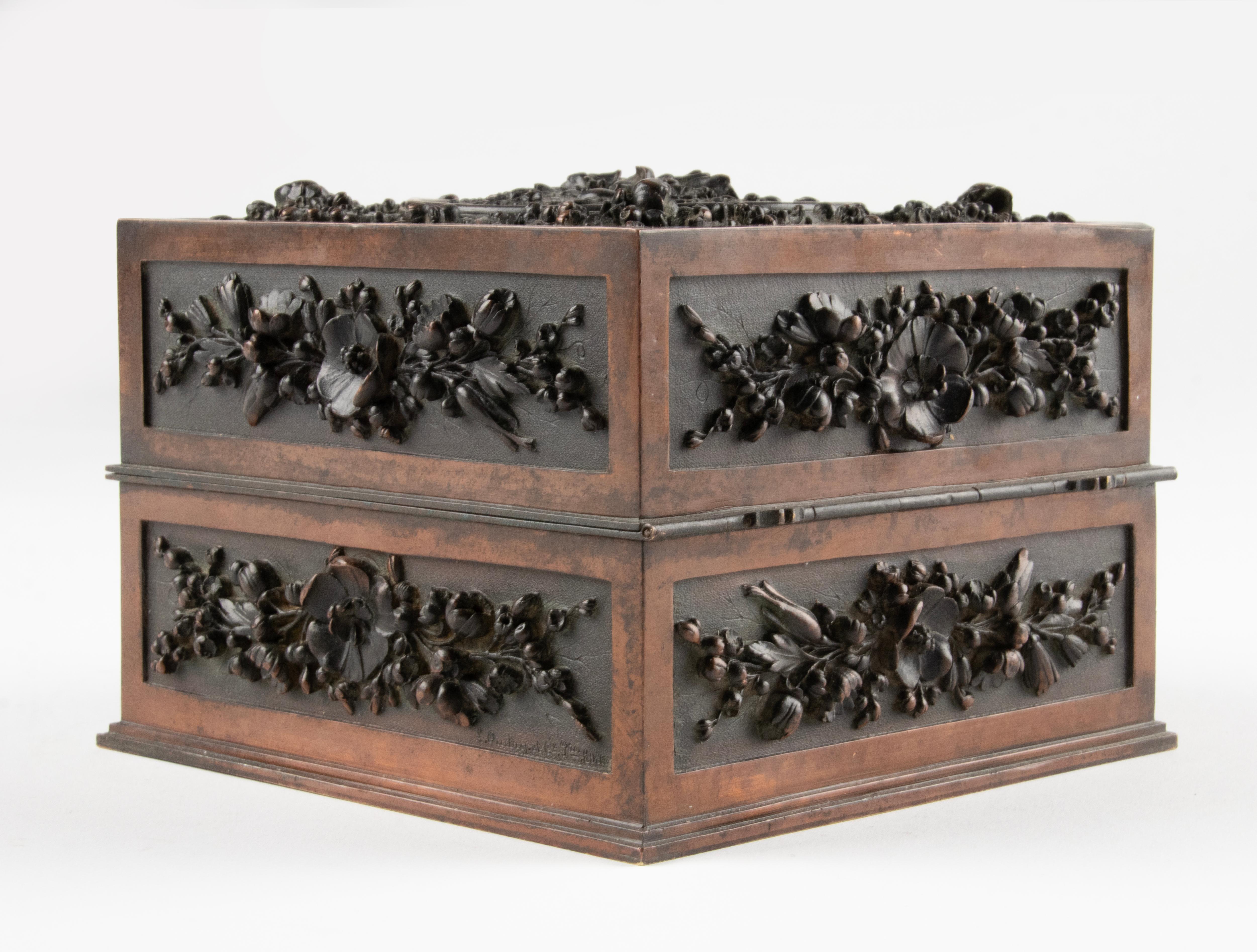 Late 19th Century Black Forest Bronze Decorative Box by Leopold Oudry & Cie. For Sale 11