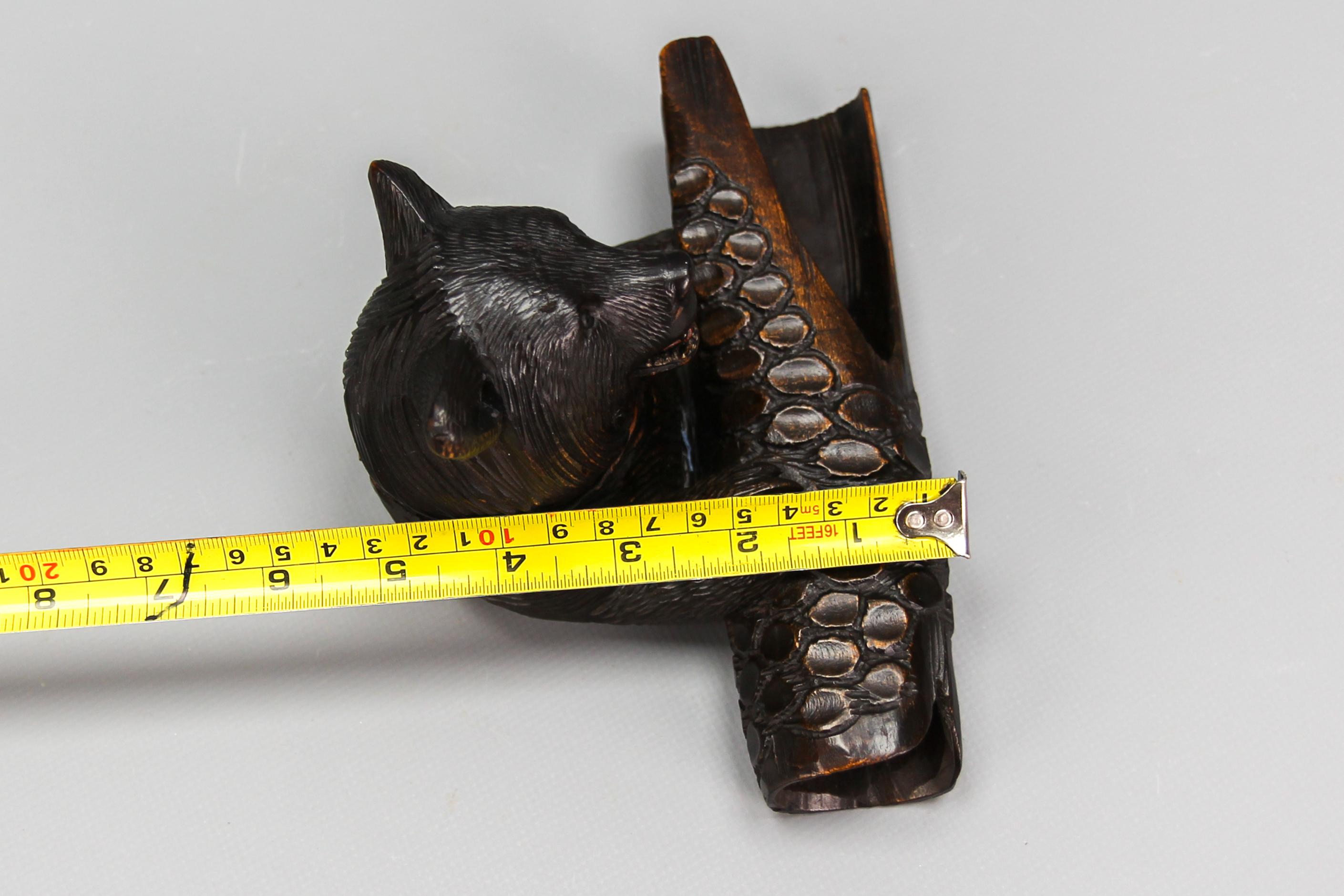 Late 19th Century Black Forest Carved Inkwell and Pen Rest with Bear  For Sale 12