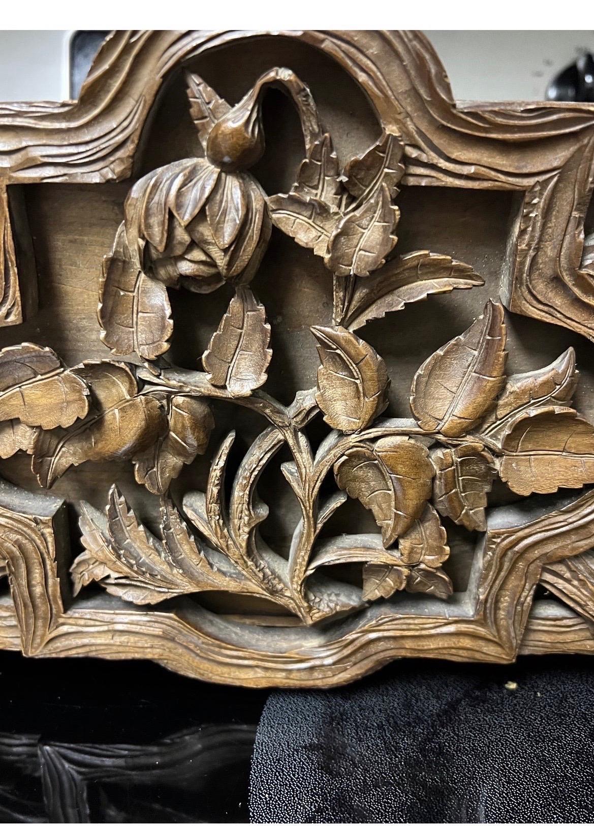 Absolutely stunning carving on this lightweight planter. Absolutely no damage. Beautiful feet, foliate carvings.
