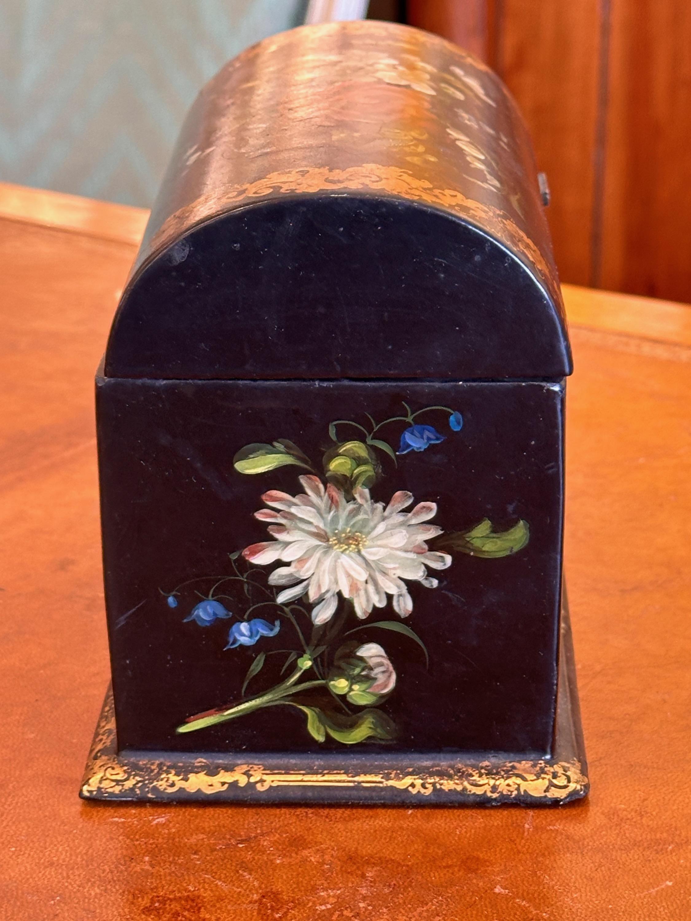 Late 19th Century Black Lacquer Box With Dome Lid For Sale 2