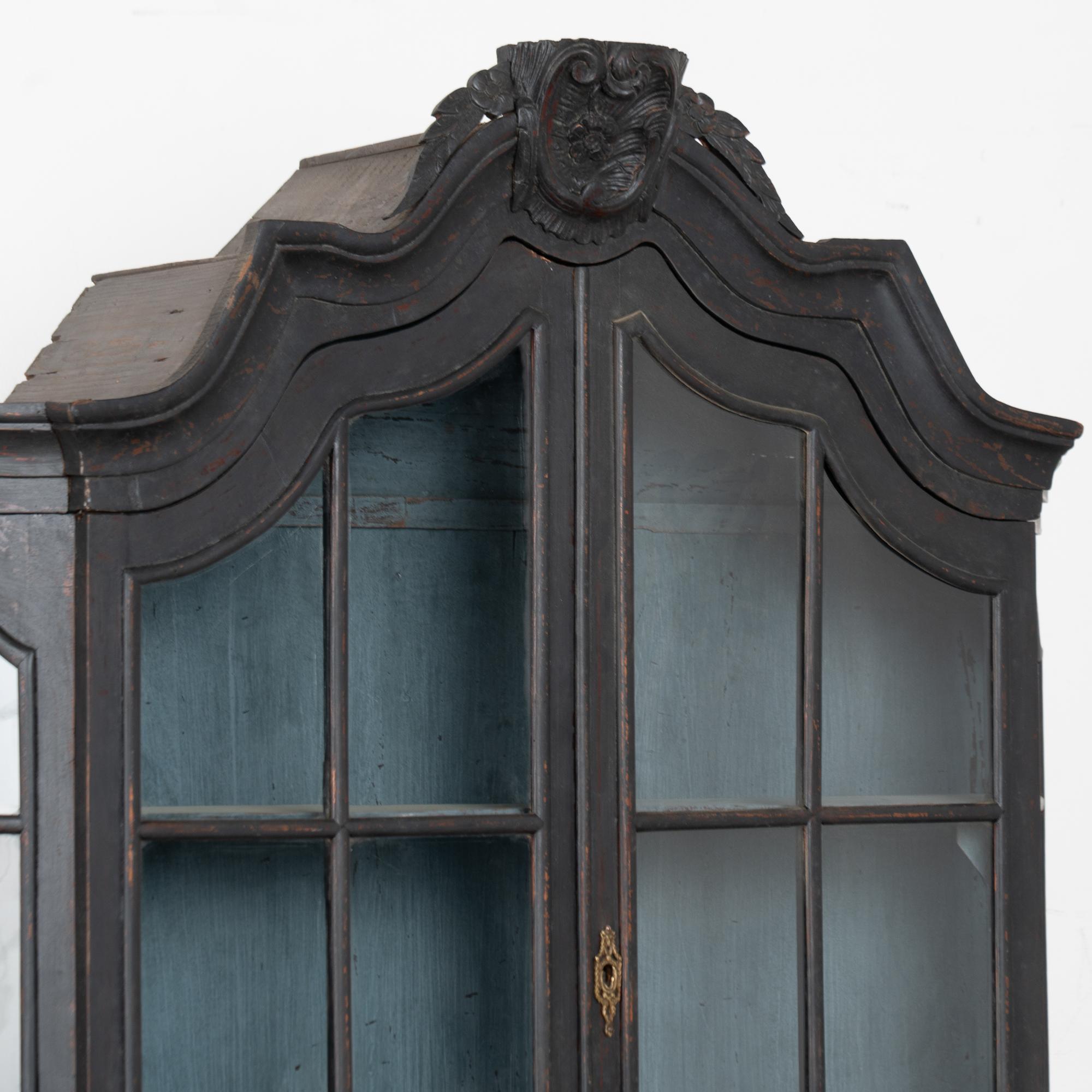 Late 19th Century Black Vitrine Display Curio Cabinet, Denmark In Fair Condition For Sale In Round Top, TX
