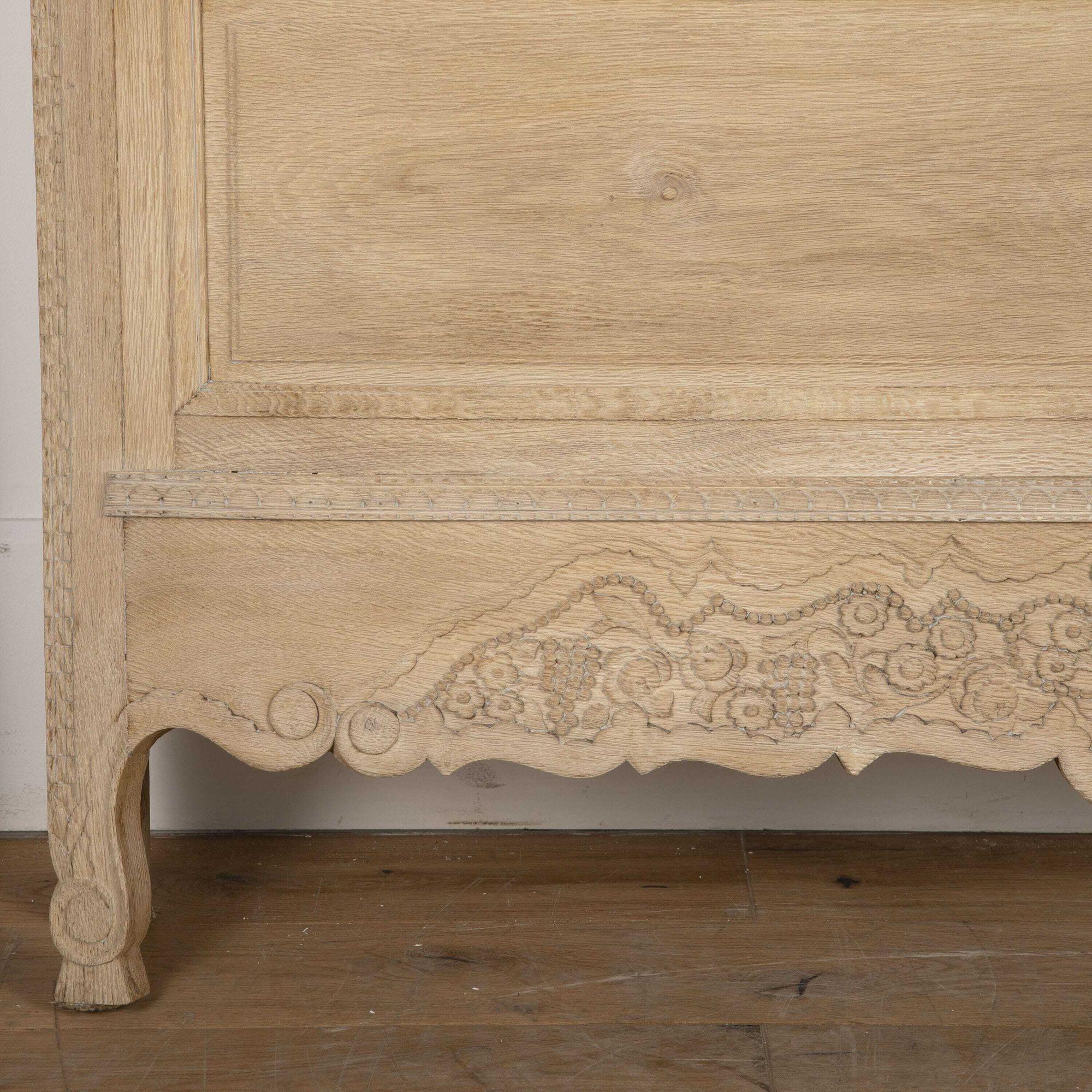 Late 19th Century Bleached Oak Kingsize Normandy Marriage Bed In Good Condition In Gloucestershire, GB