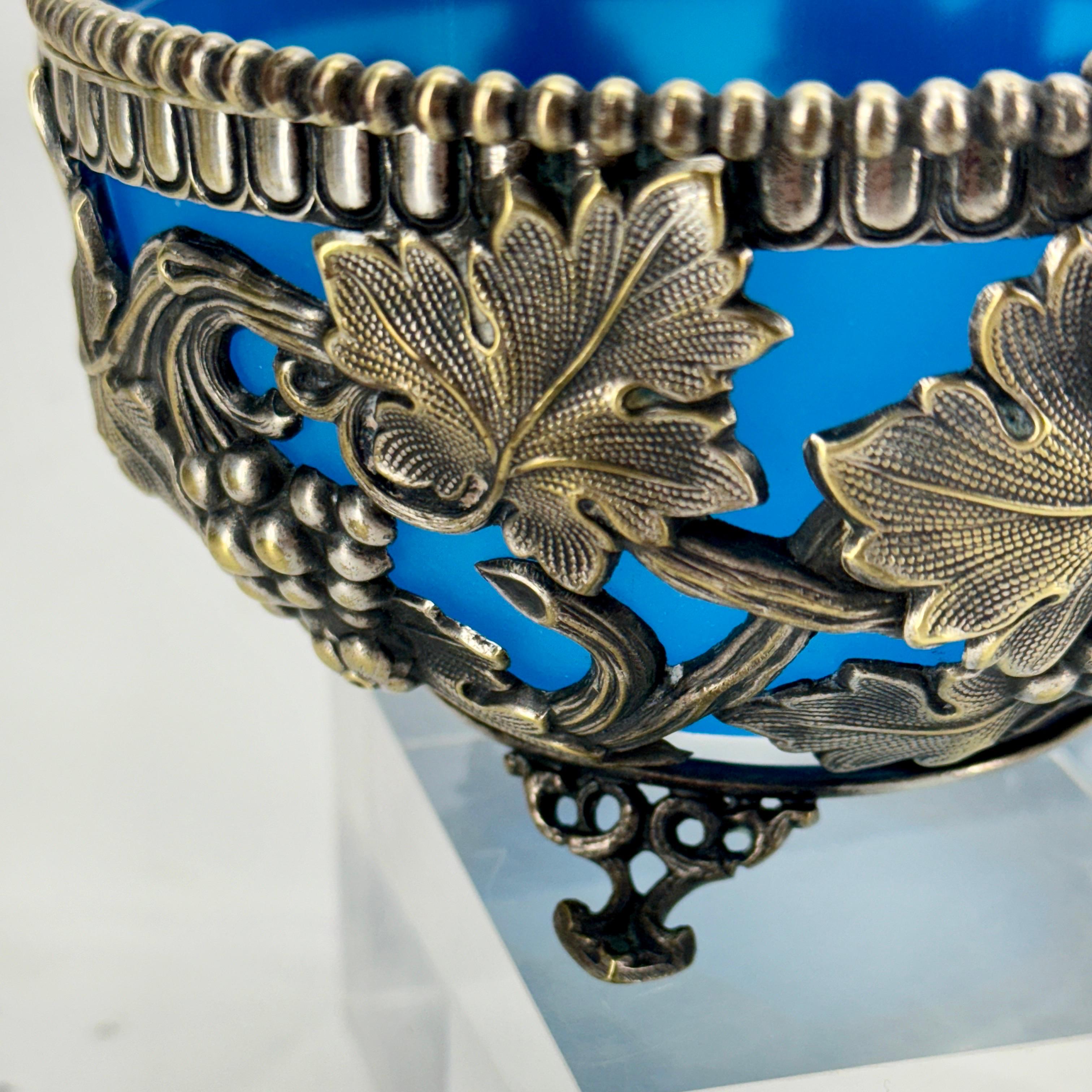 Late 19th Century Blue Opaline Sheffield Silver Sugar Bowl In Good Condition For Sale In Haddonfield, NJ