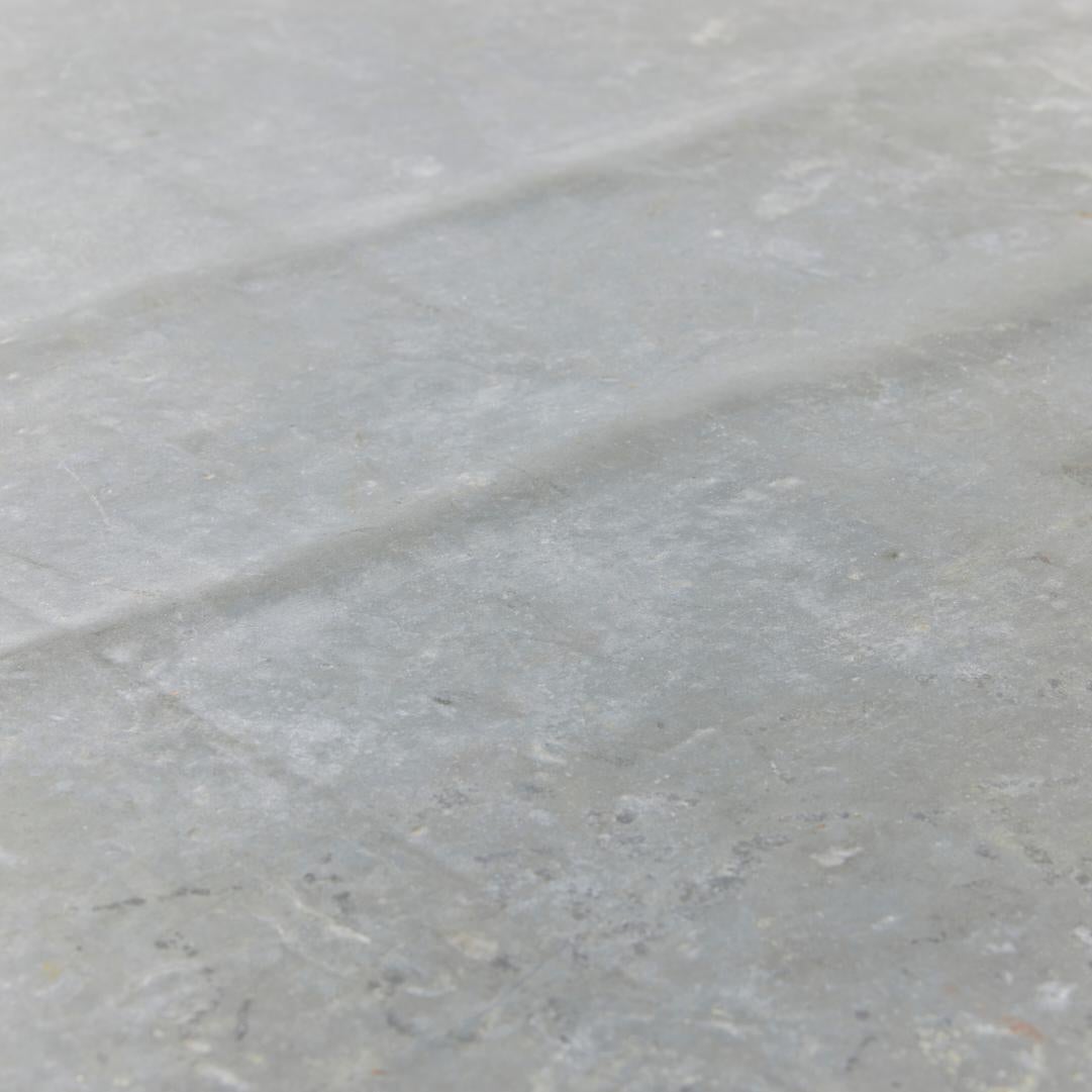 Table de ferme de la fin du 19e siècle peinte en bleu avec plateau en zinc en vente 2