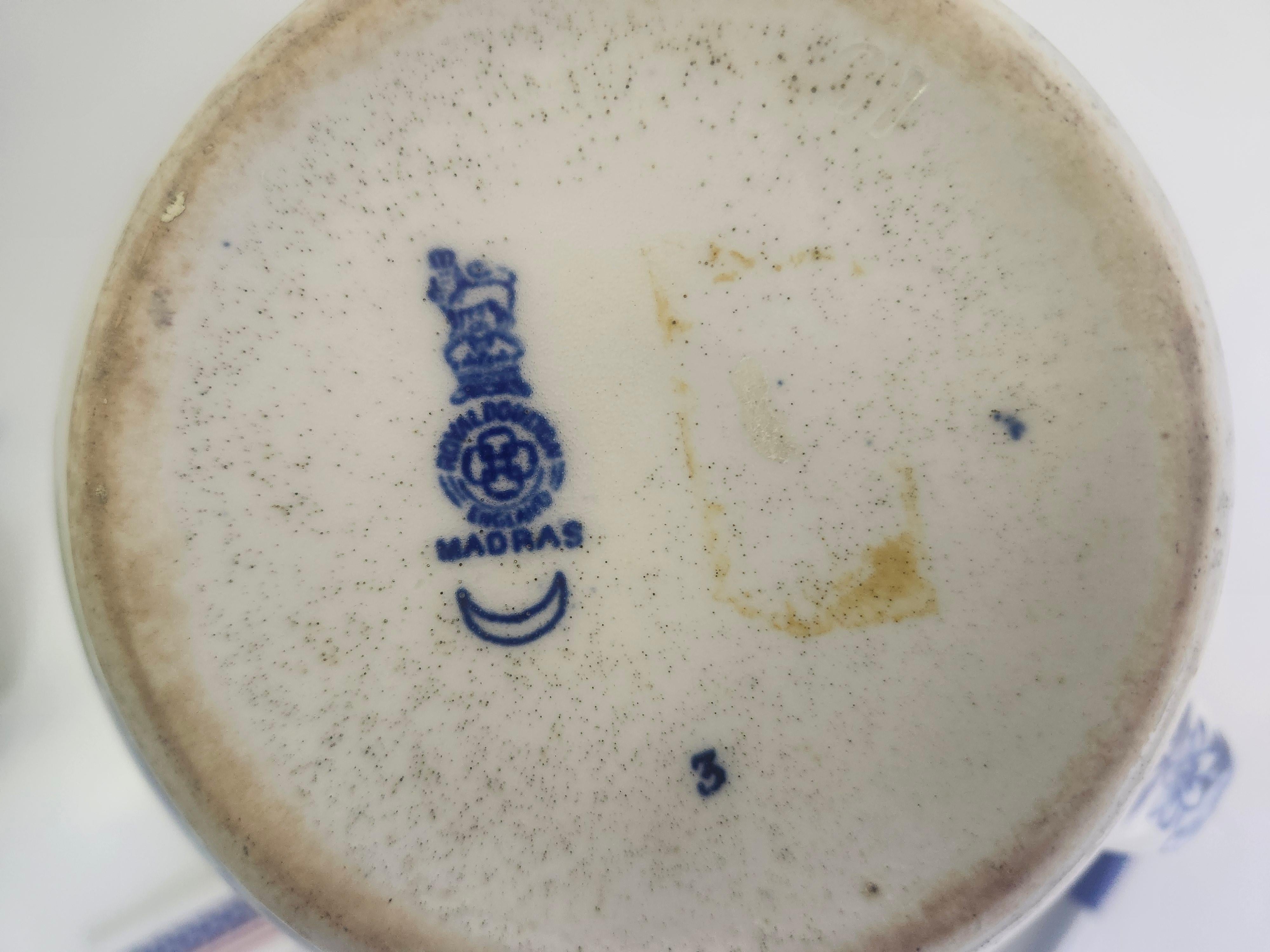 Englischer blau-weißer Transferware-Krug aus dem späten 19. Jahrhundert von Royal Doulton im Angebot 2