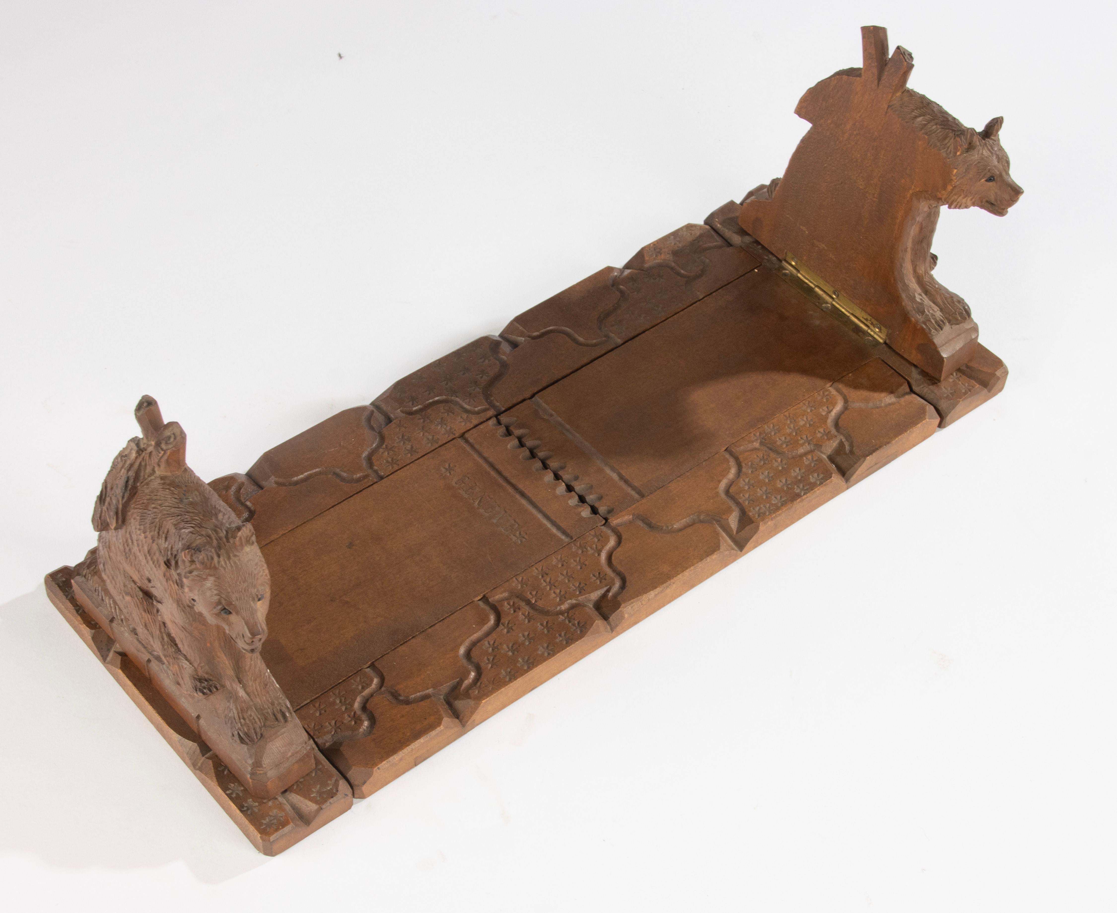 Late 19th Century Bookstand / Bookends - Black Forest - Walnut Carved Bears For Sale 6