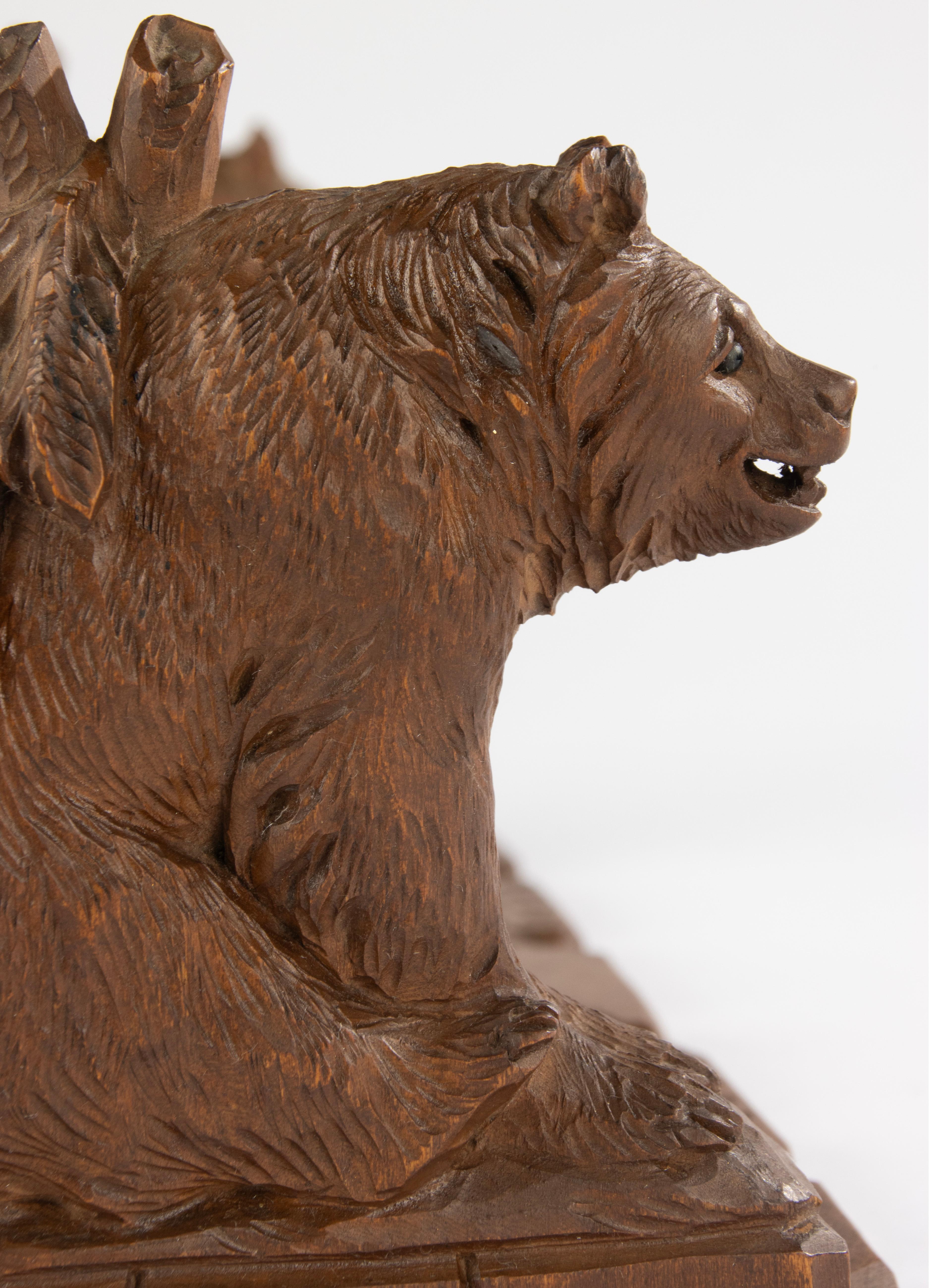 Late 19th Century Bookstand / Bookends - Black Forest - Walnut Carved Bears For Sale 8
