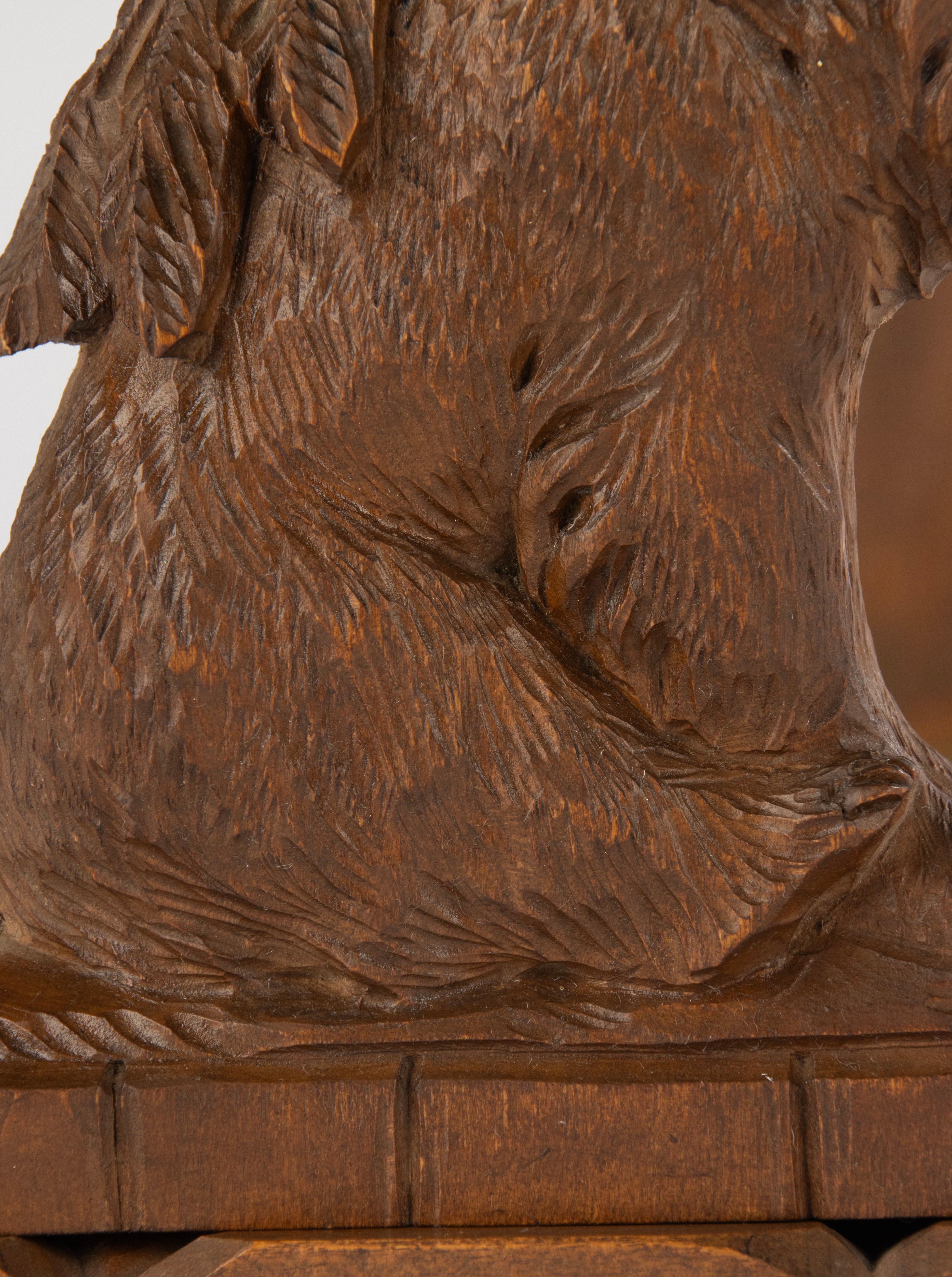 Late 19th Century Bookstand / Bookends - Black Forest - Walnut Carved Bears For Sale 5
