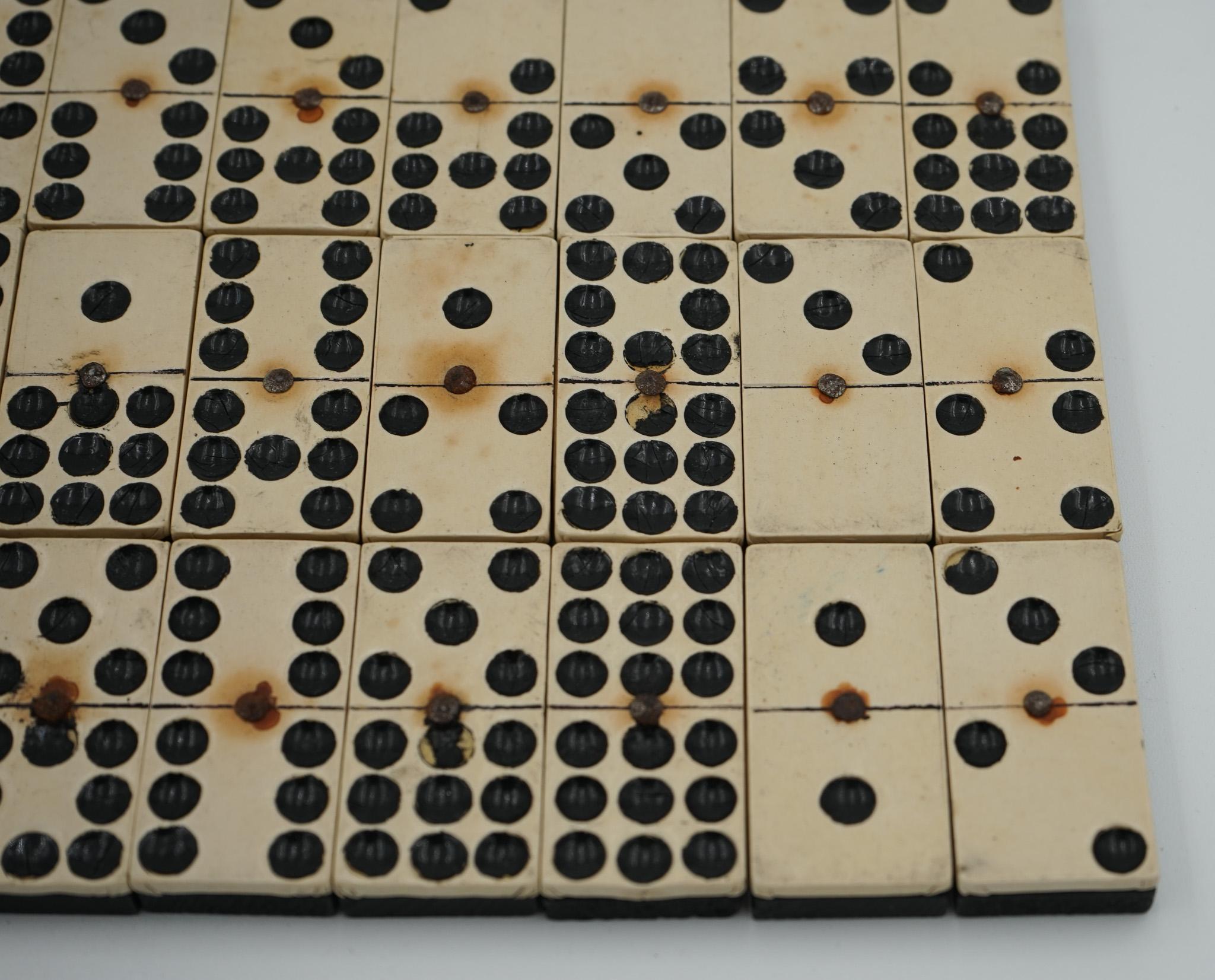 LATE 19TH CENTURY BOX OF TRADITIONAL GAME NINER DOMINOS WITH STUNNING PATiNA For Sale 11