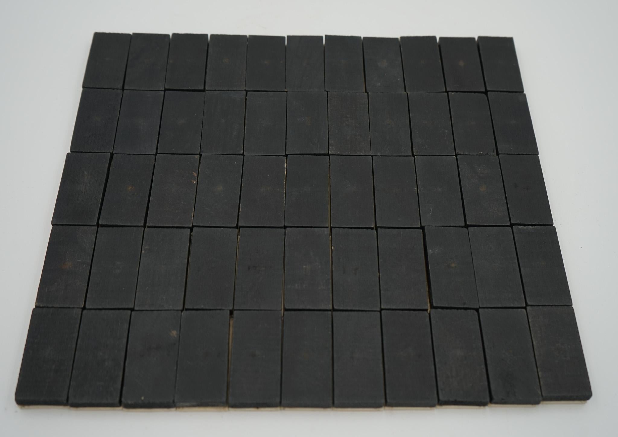 LATE 19TH CENTURY BOX OF TRADITIONAL GAME NINER DOMINOS WITH STUNNING PATiNA For Sale 12