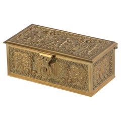 Boîte de rangement décorative en laiton de style Renaissance de la fin du XIXe siècle