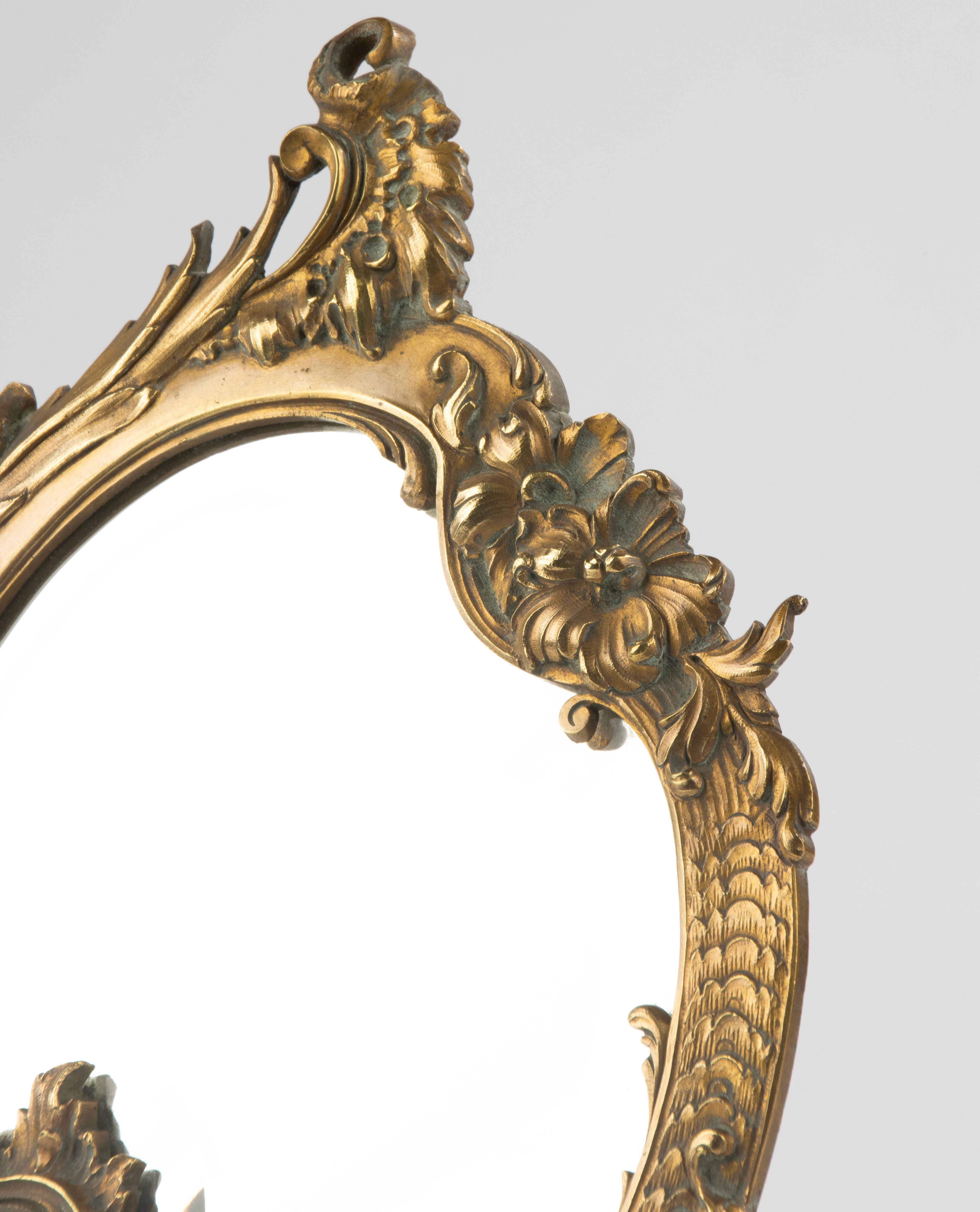 Rococo Miroir de table en laiton de la fin du XIXe siècle - style rococo en vente
